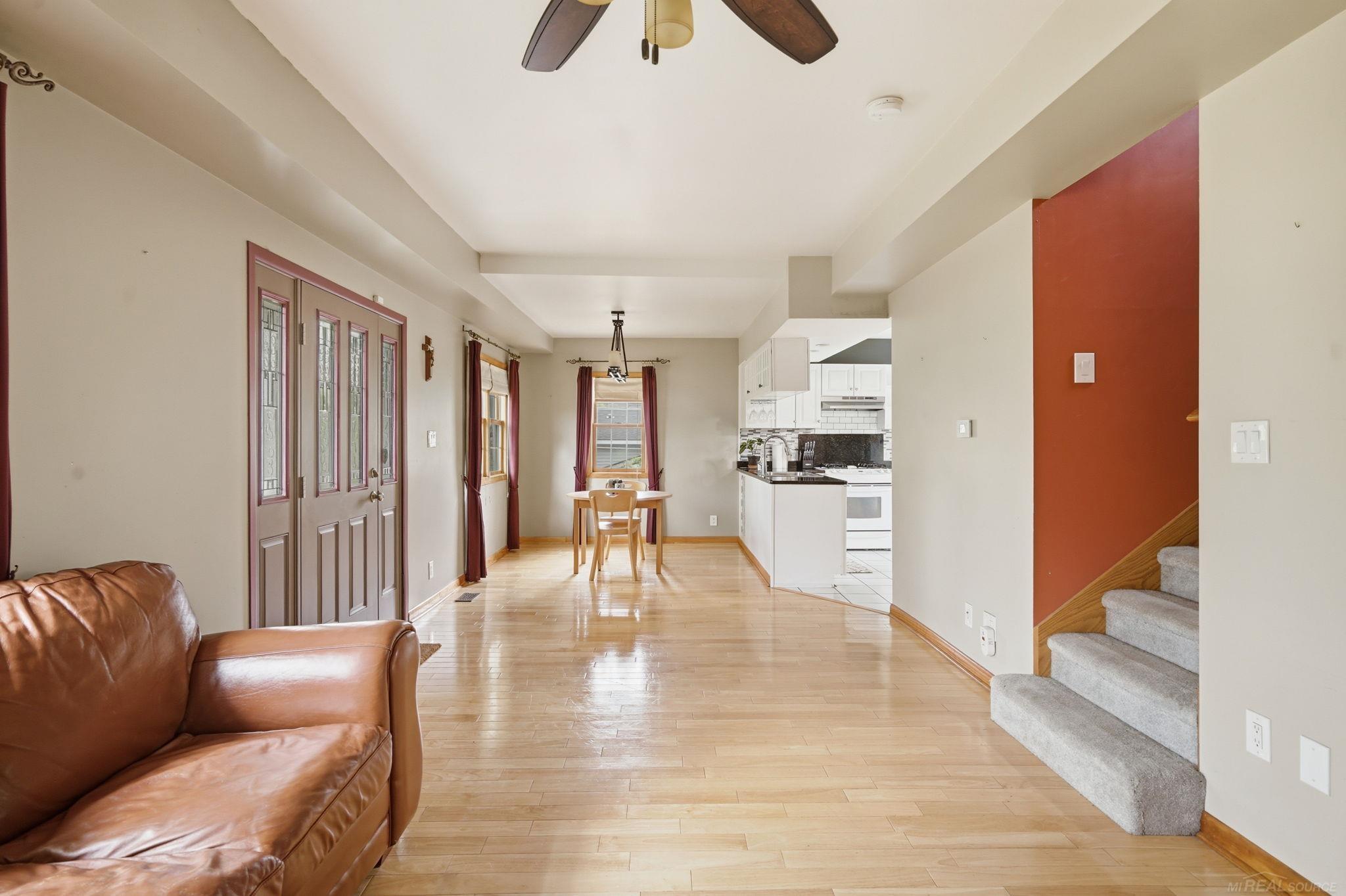 112 S Winding Drive