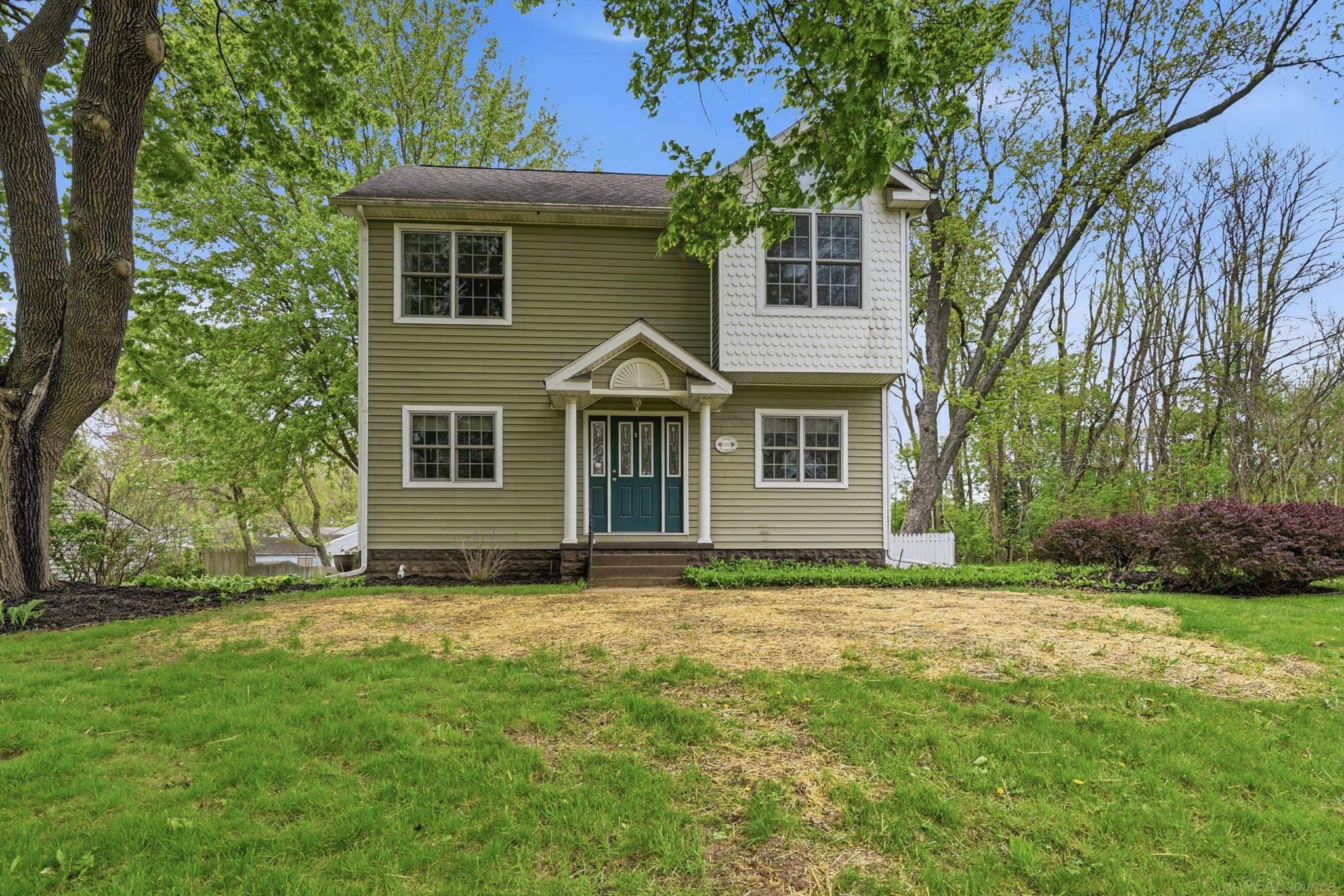 112 S Winding Drive