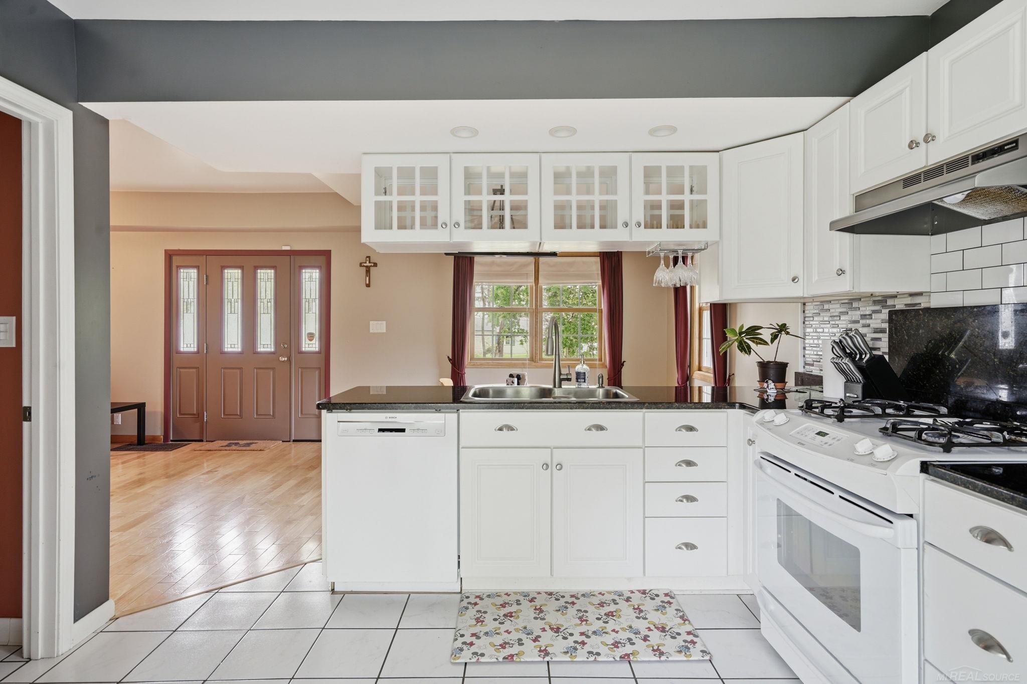 112 S Winding Drive