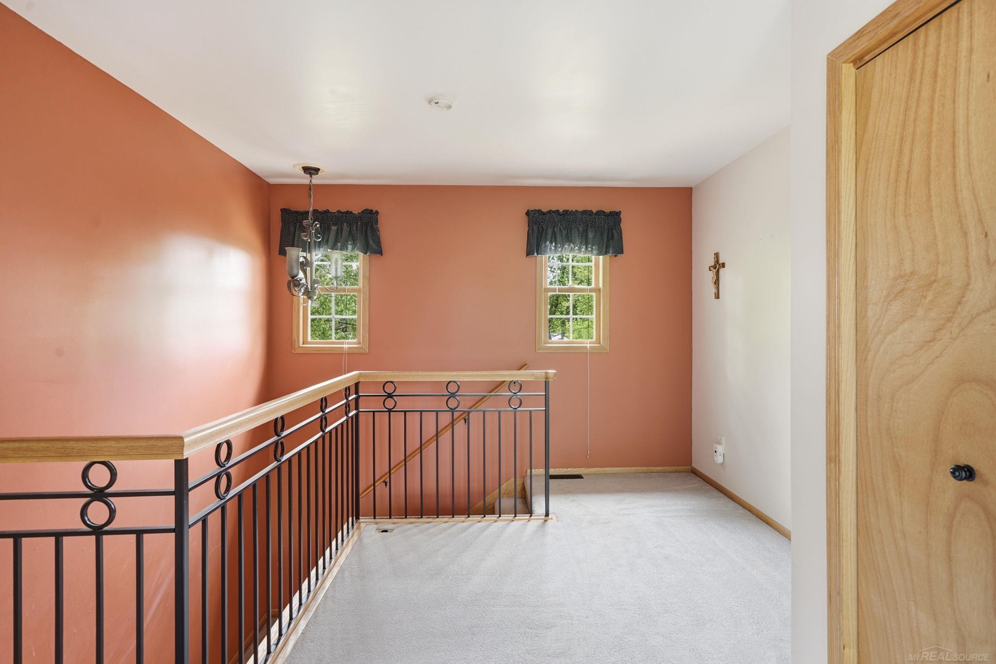112 S Winding Drive