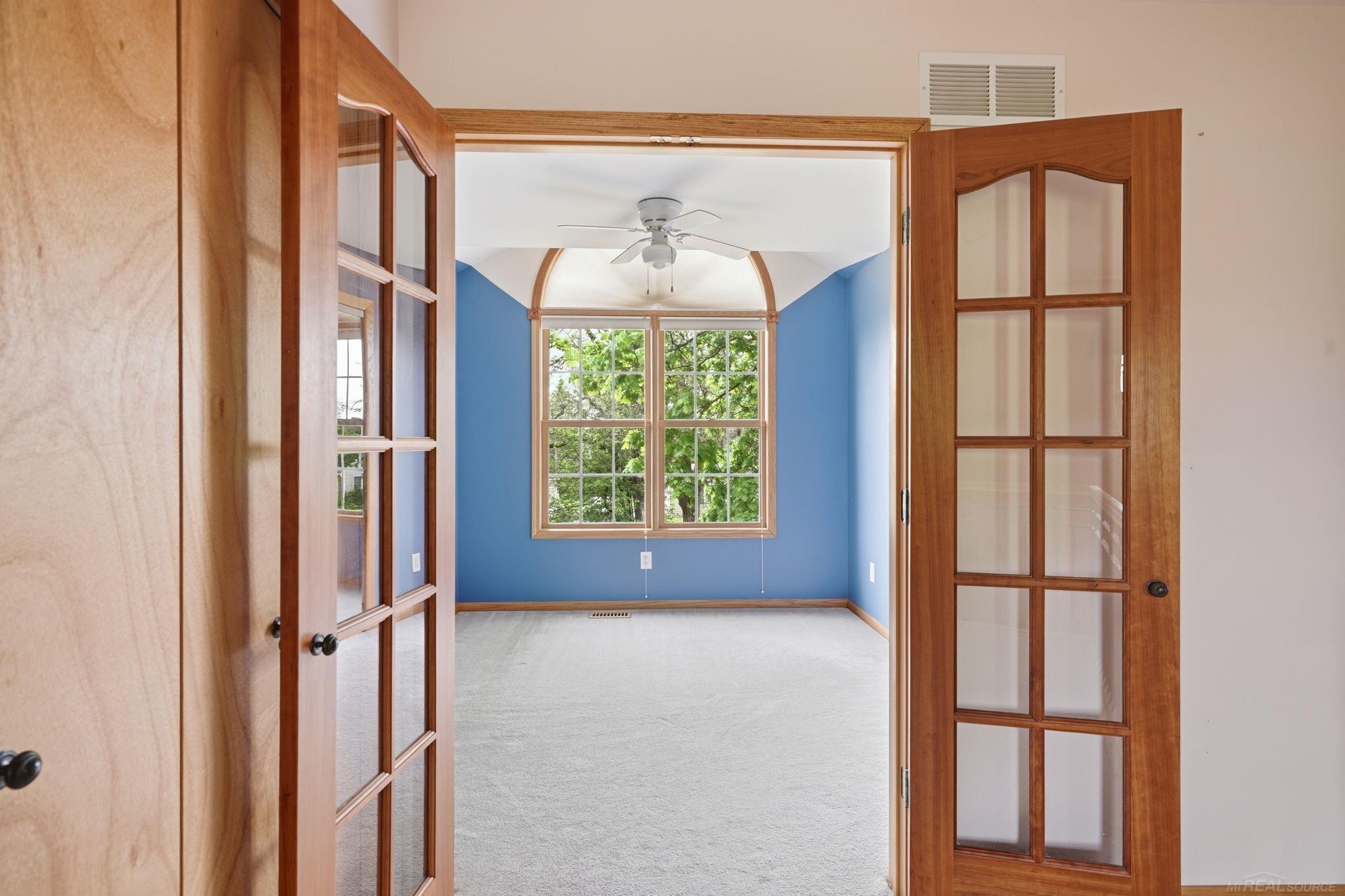 112 S Winding Drive