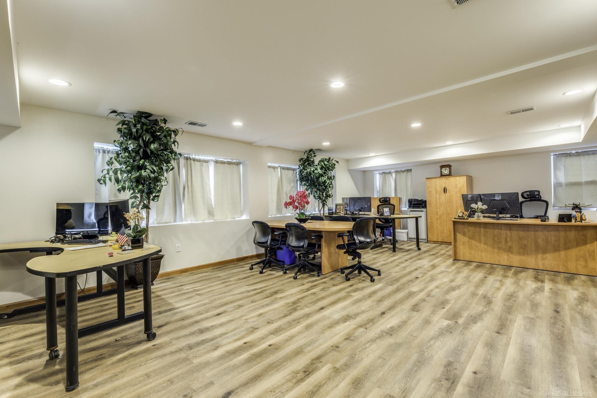 6655 Lakeshore Road