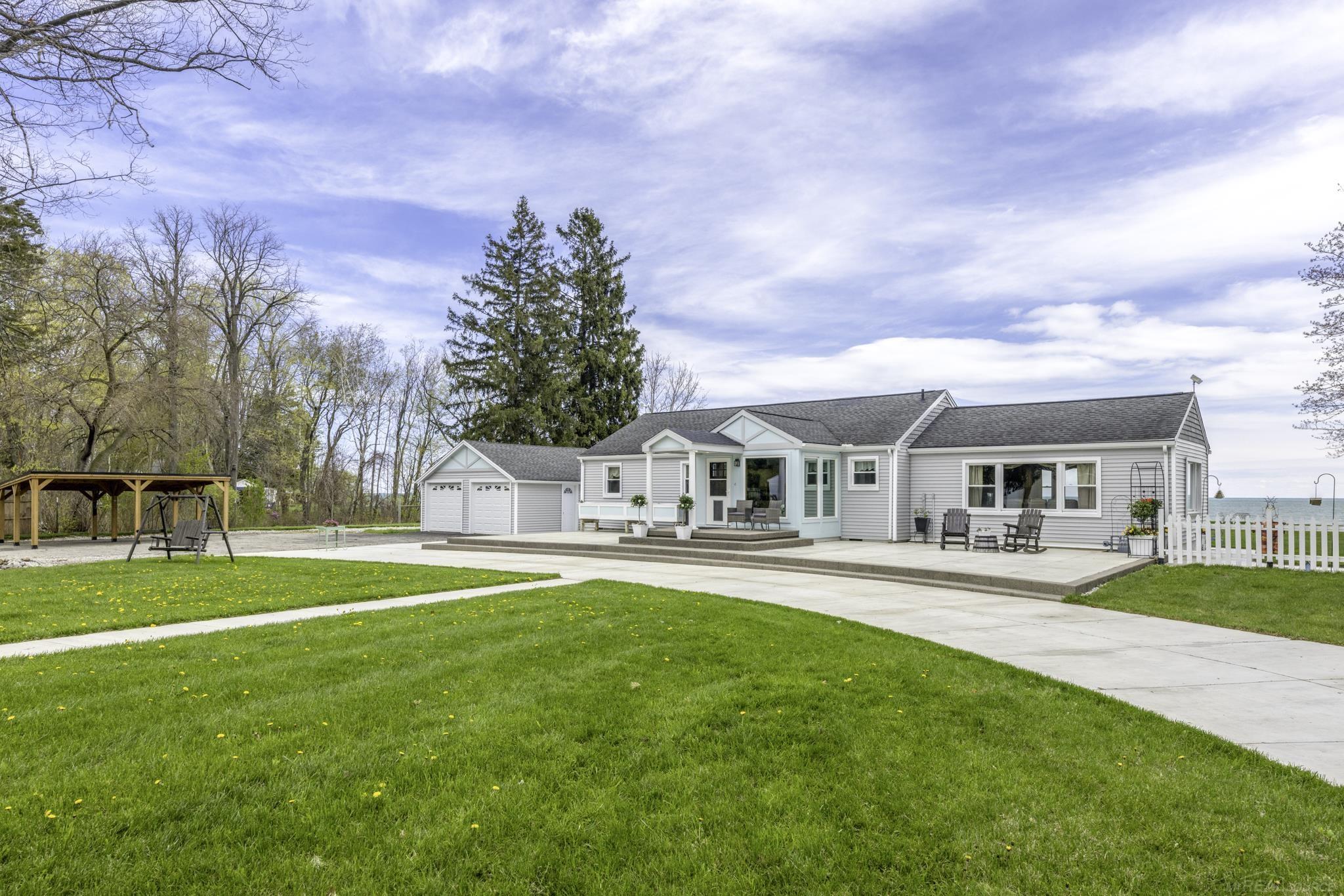6655 Lakeshore Road