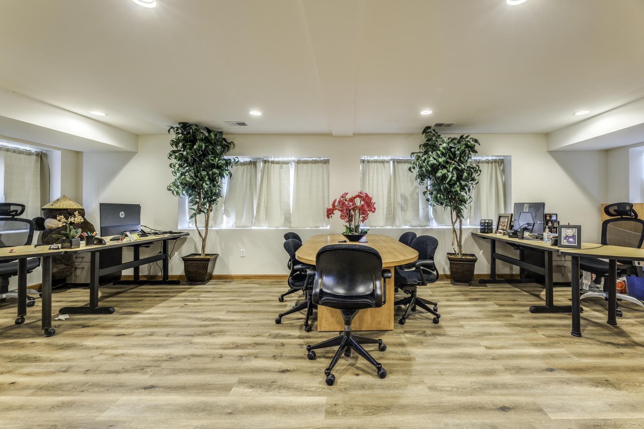 6655 Lakeshore Road