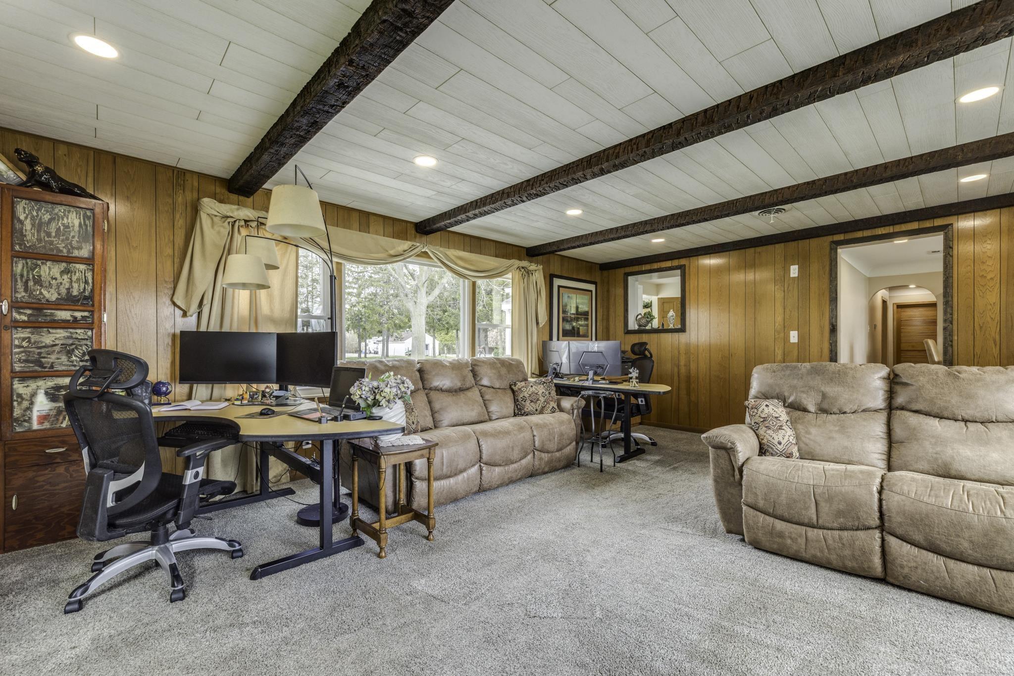 6655 Lakeshore Road
