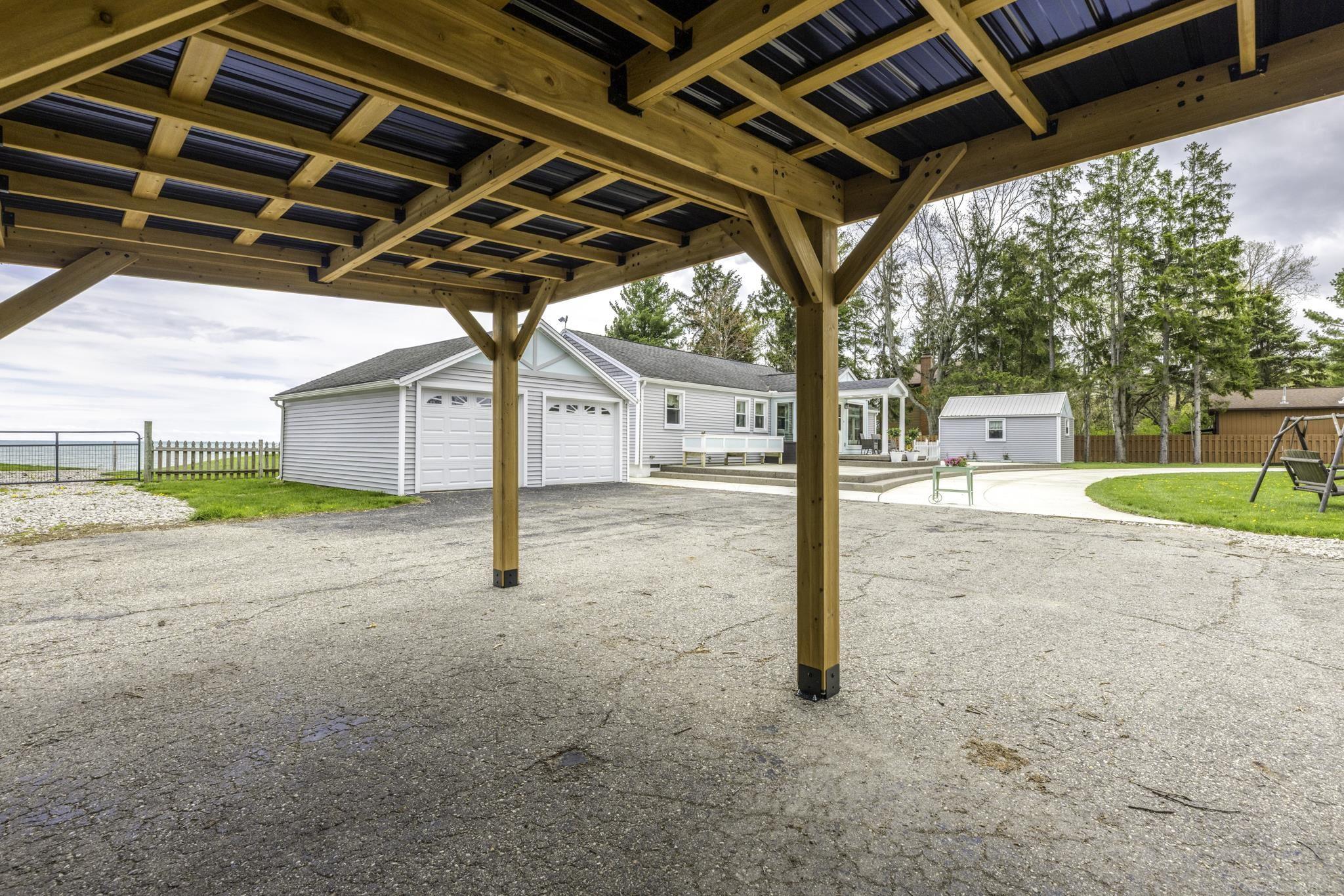 6655 Lakeshore Road