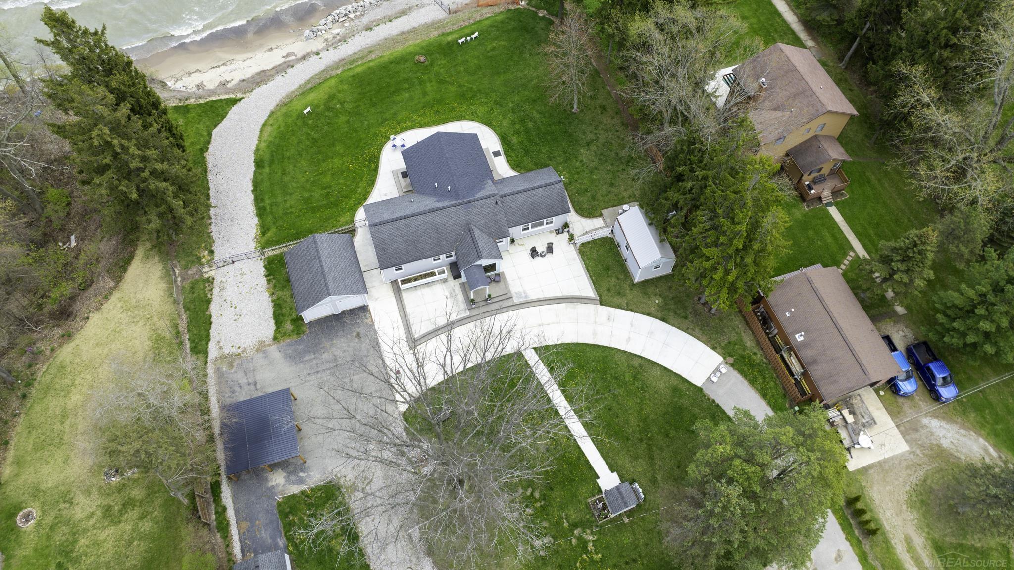 6655 Lakeshore Road