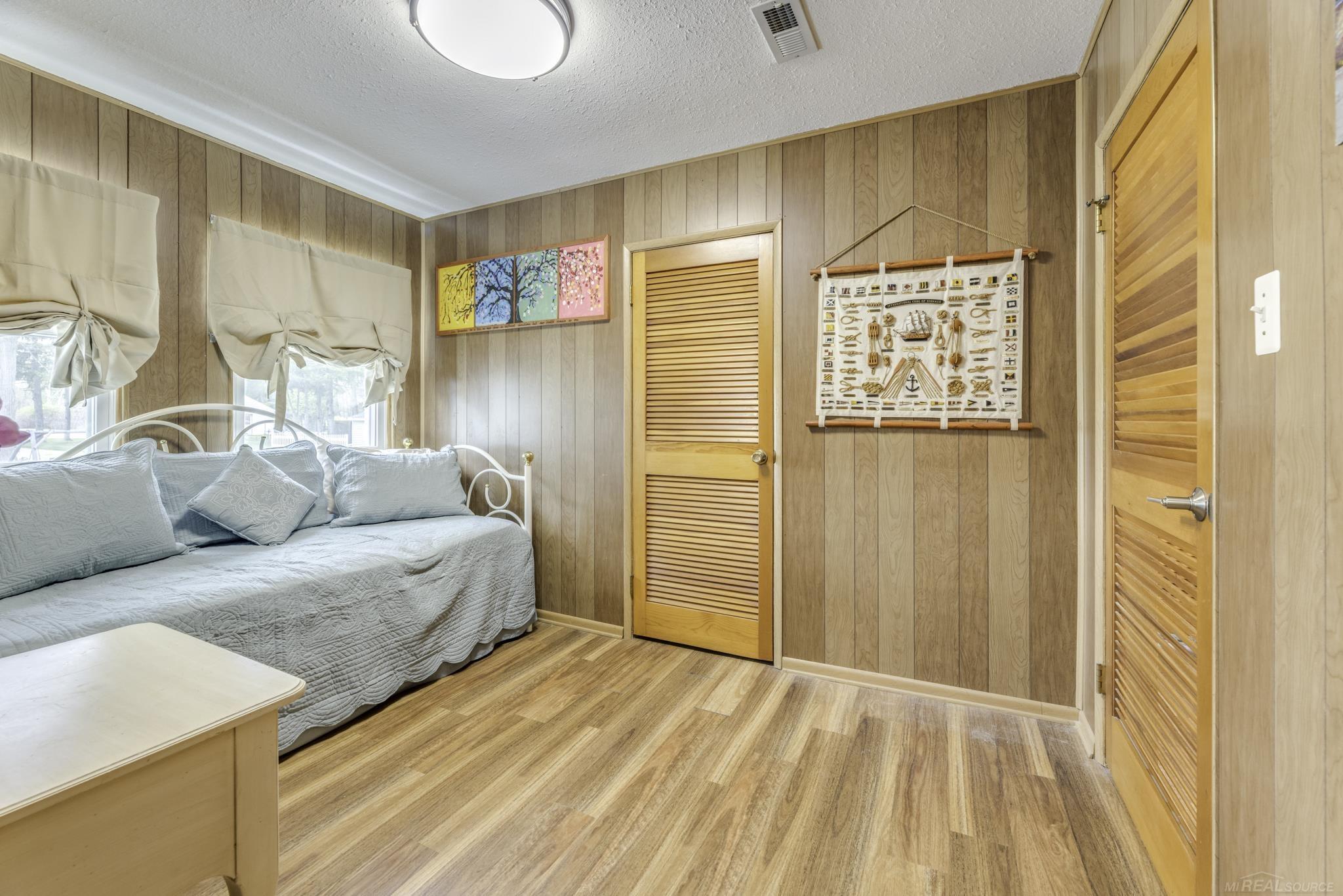 6655 Lakeshore Road