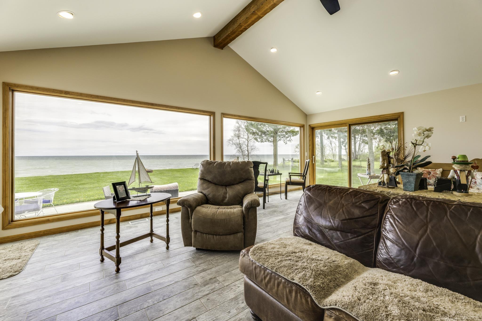 6655 Lakeshore Road
