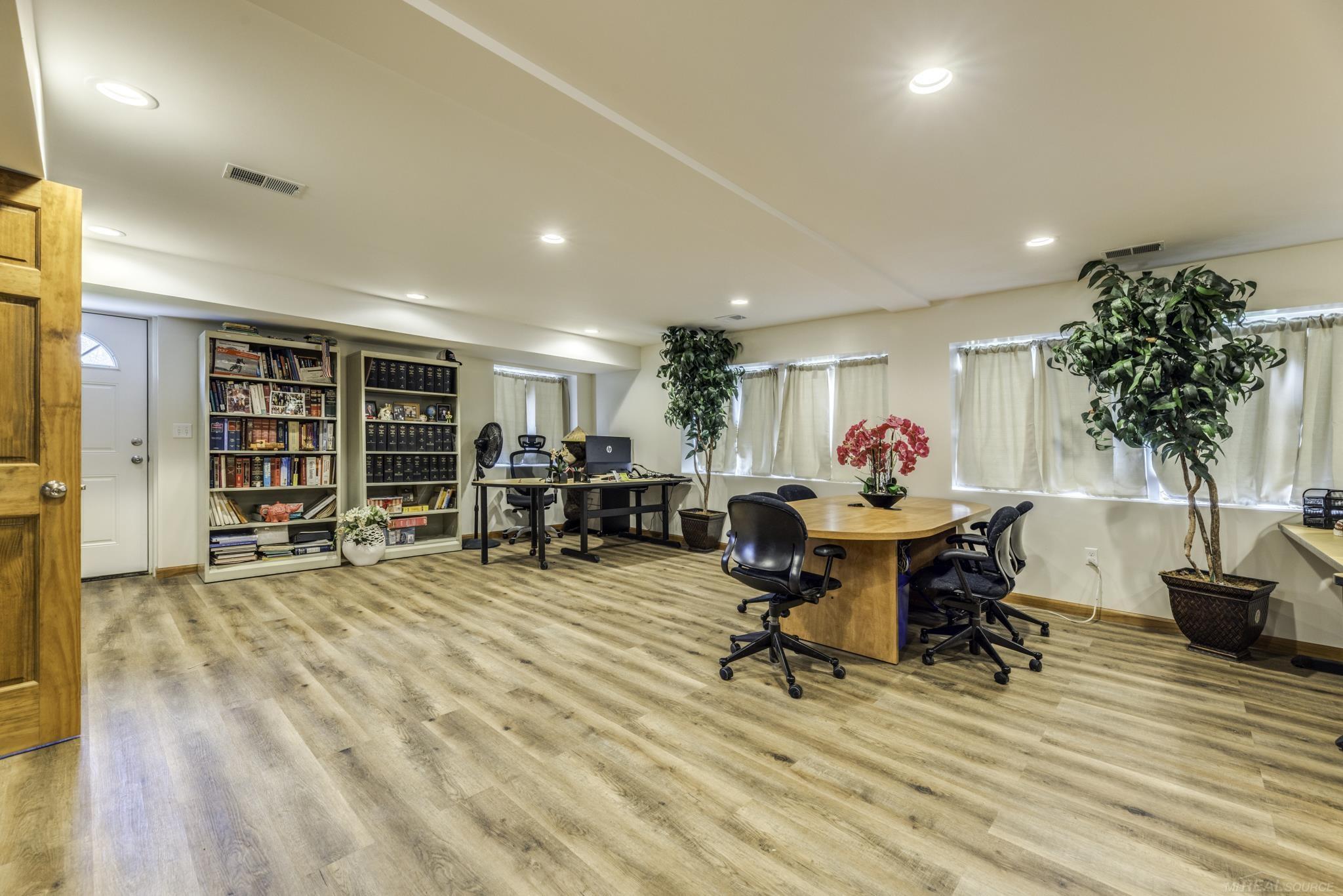 6655 Lakeshore Road