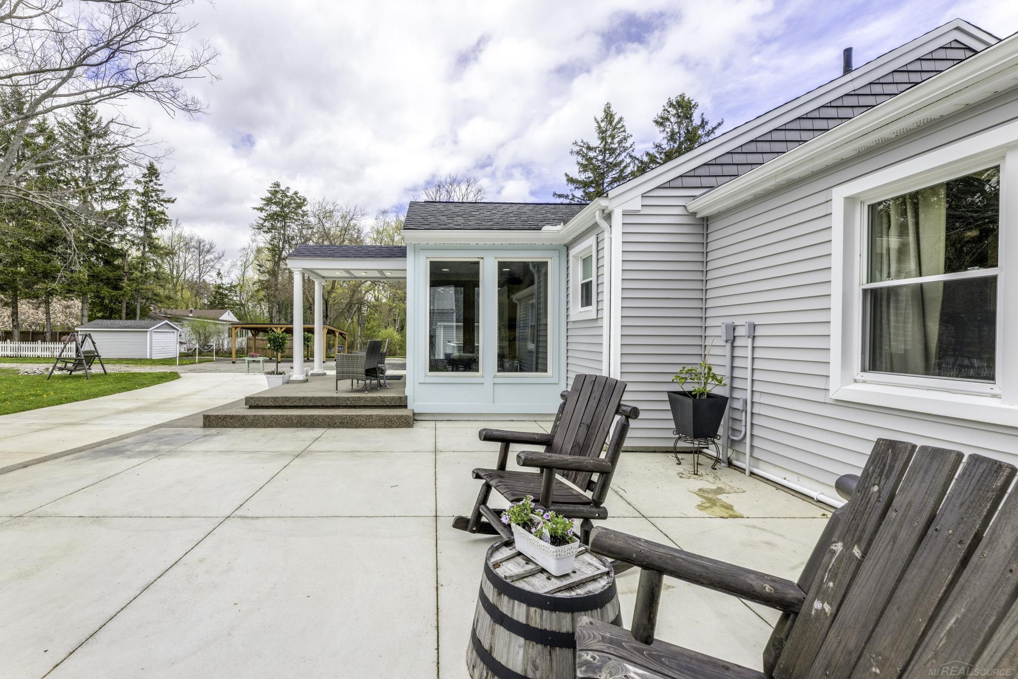 6655 Lakeshore Road