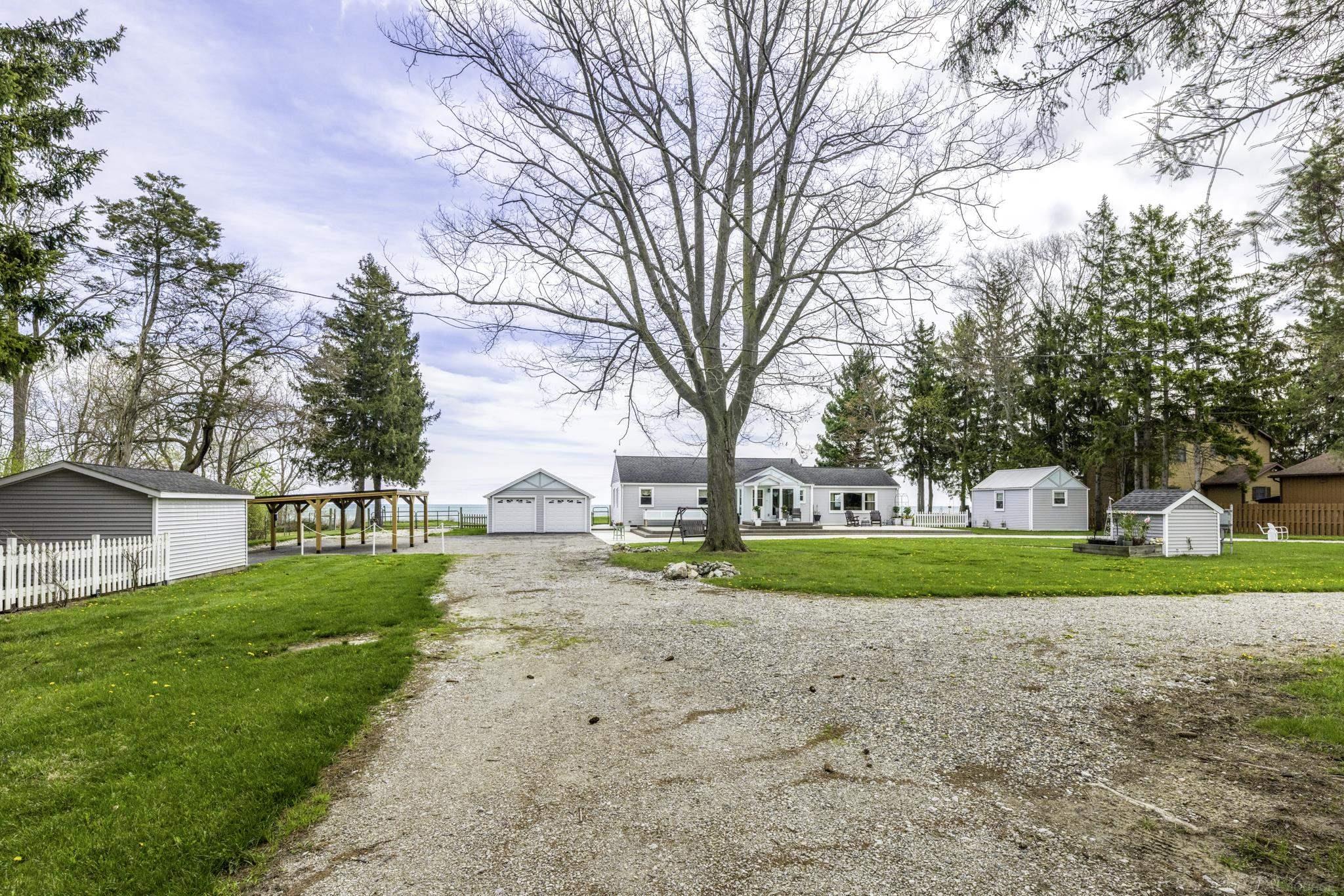 6655 Lakeshore Road