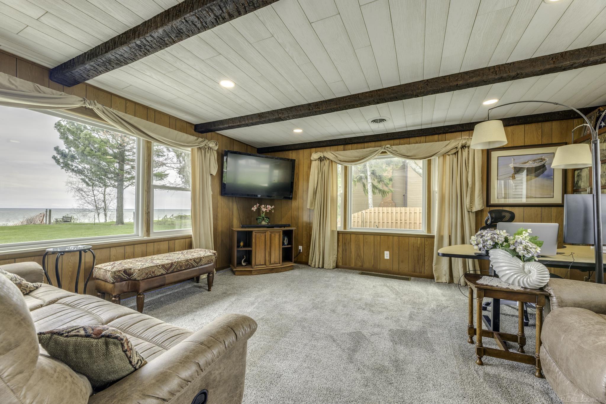 6655 Lakeshore Road
