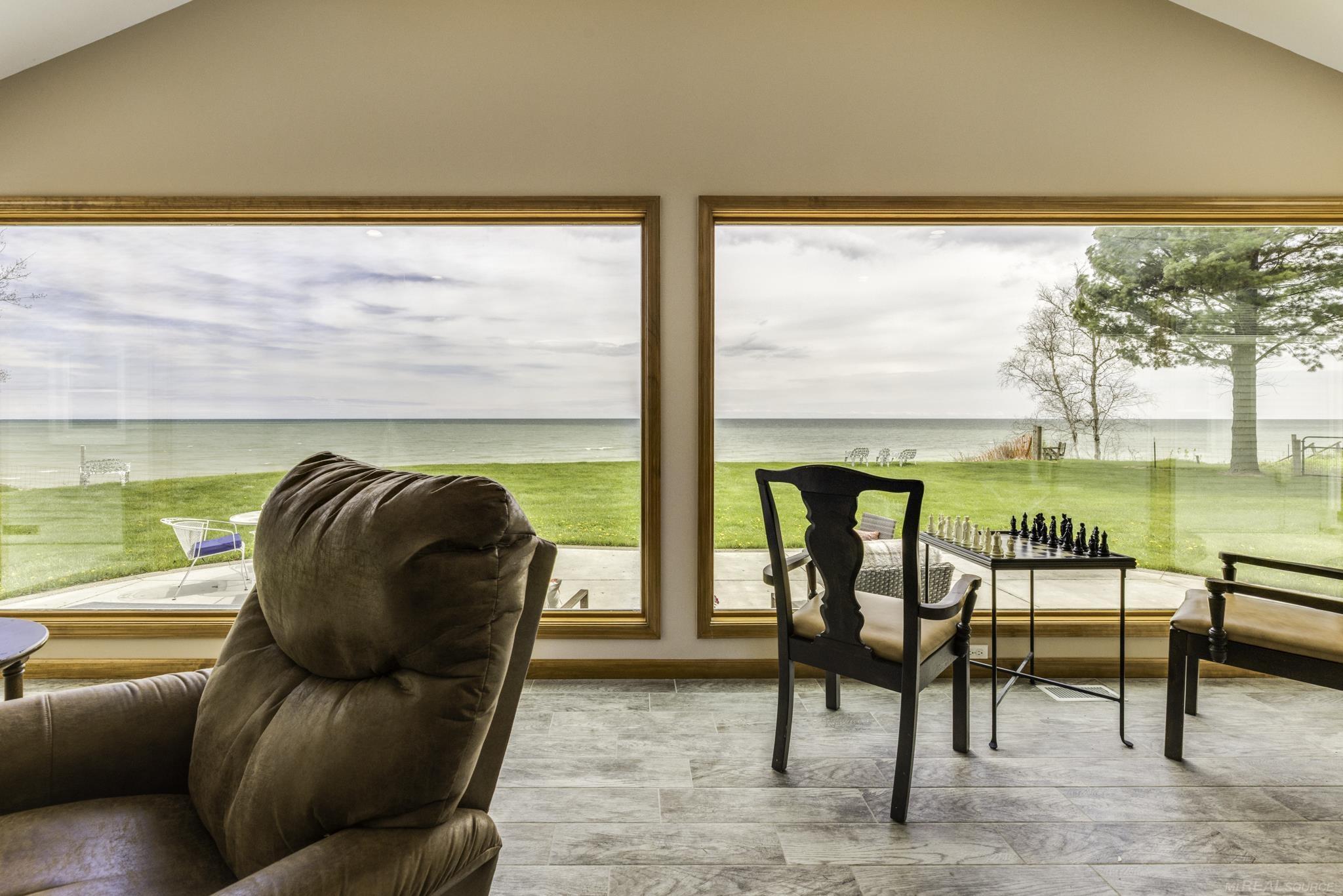 6655 Lakeshore Road