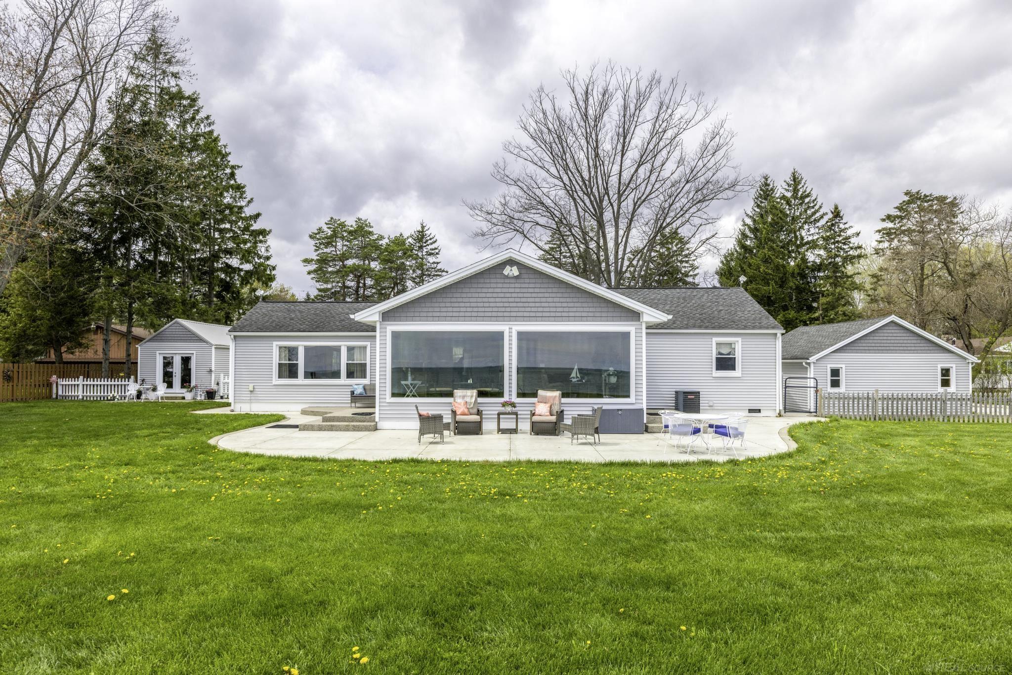 6655 Lakeshore Road