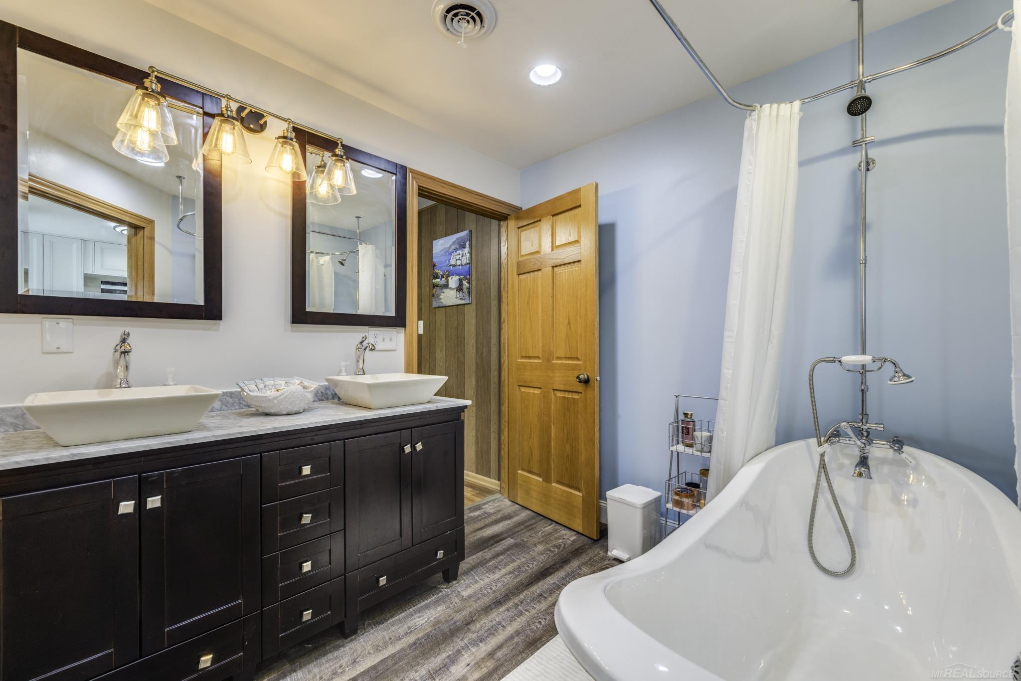 6655 Lakeshore Road