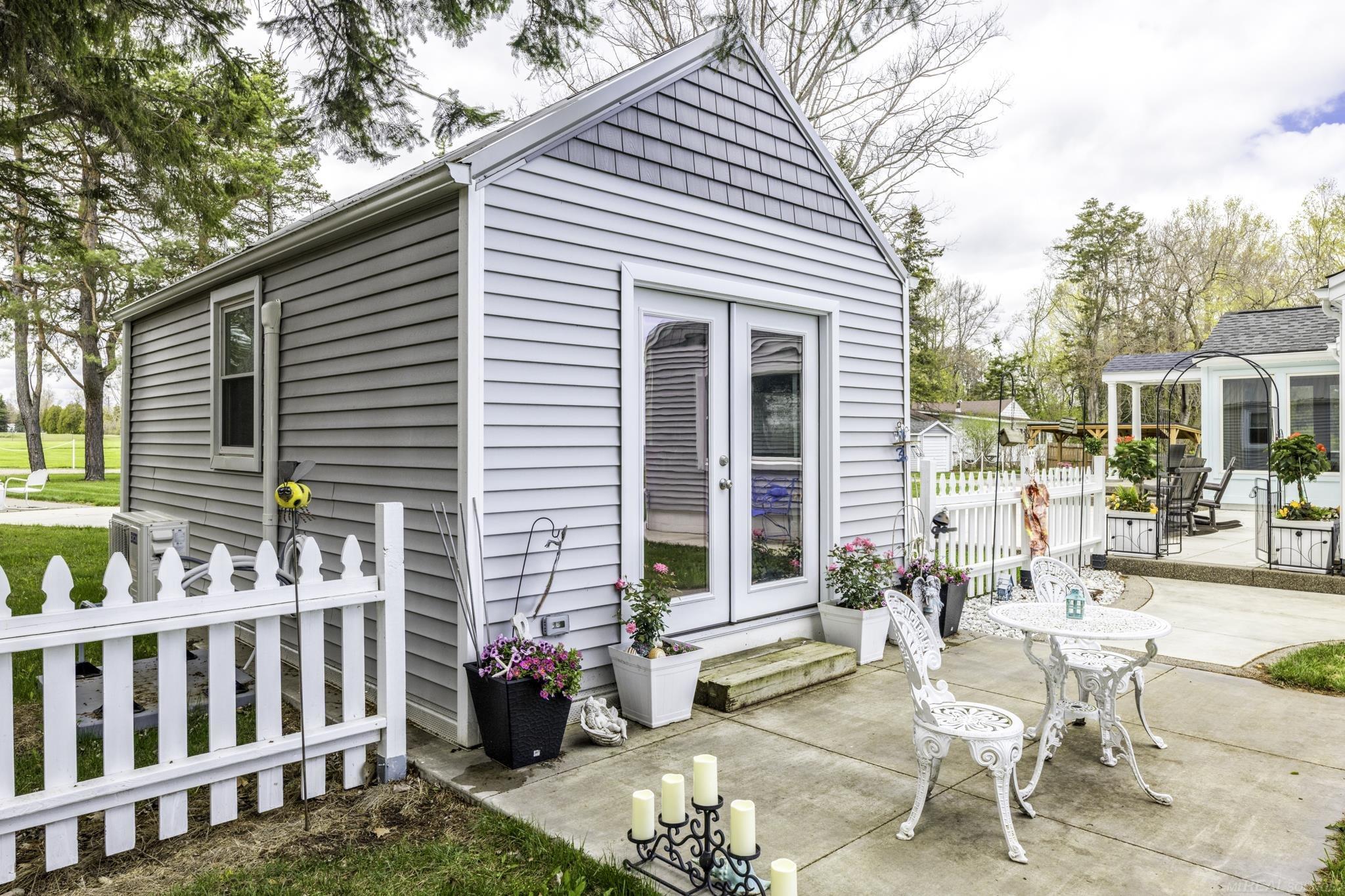 6655 Lakeshore Road