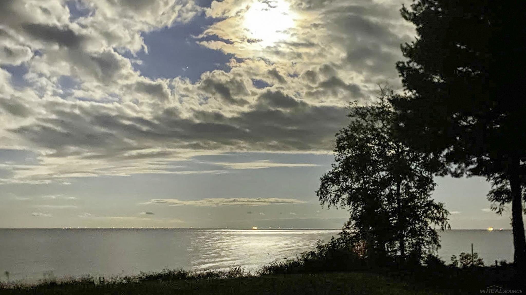 6655 Lakeshore Road