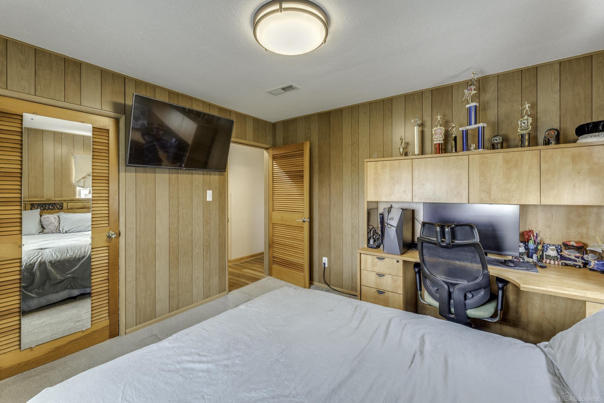 6655 Lakeshore Road