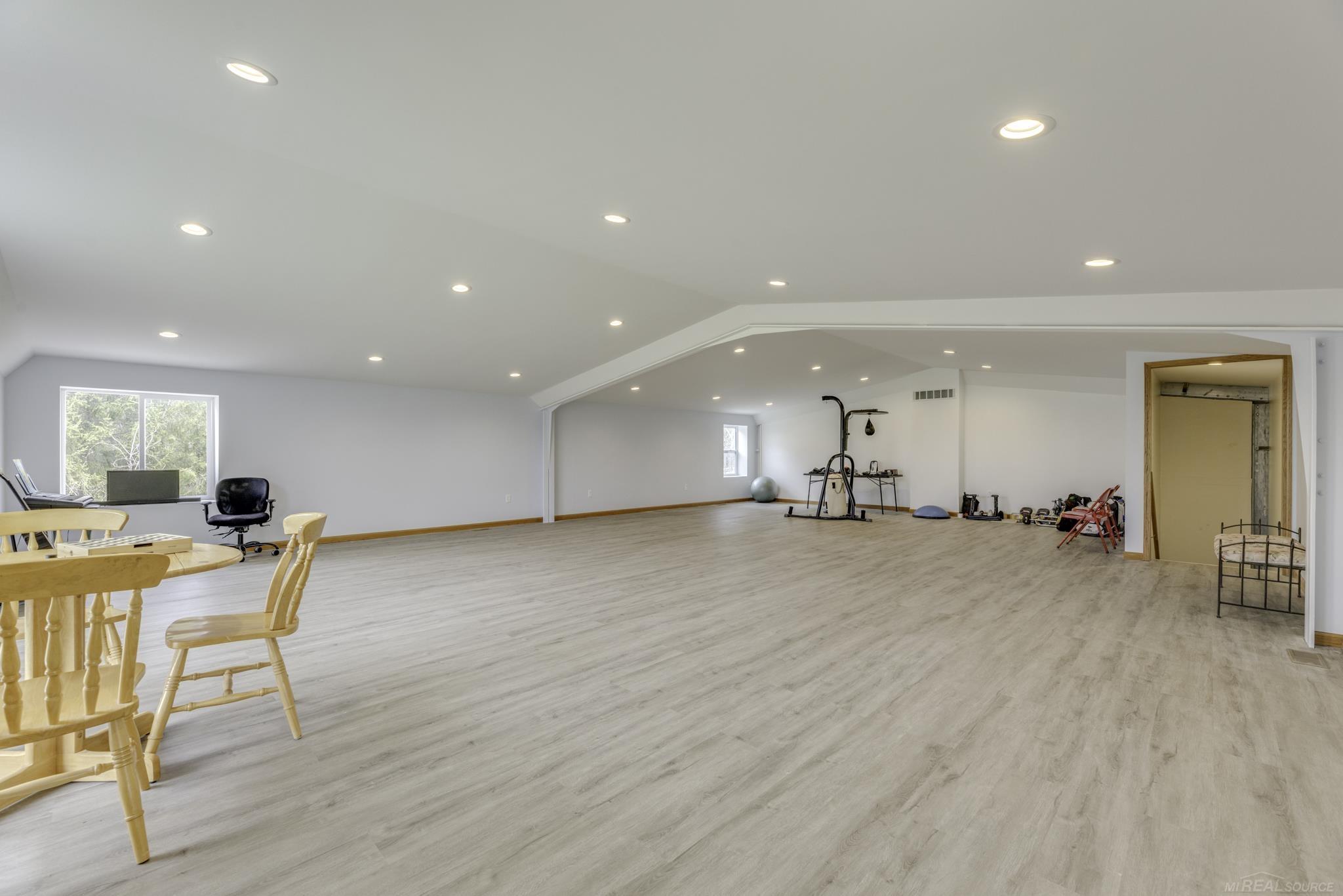 6655 Lakeshore Road