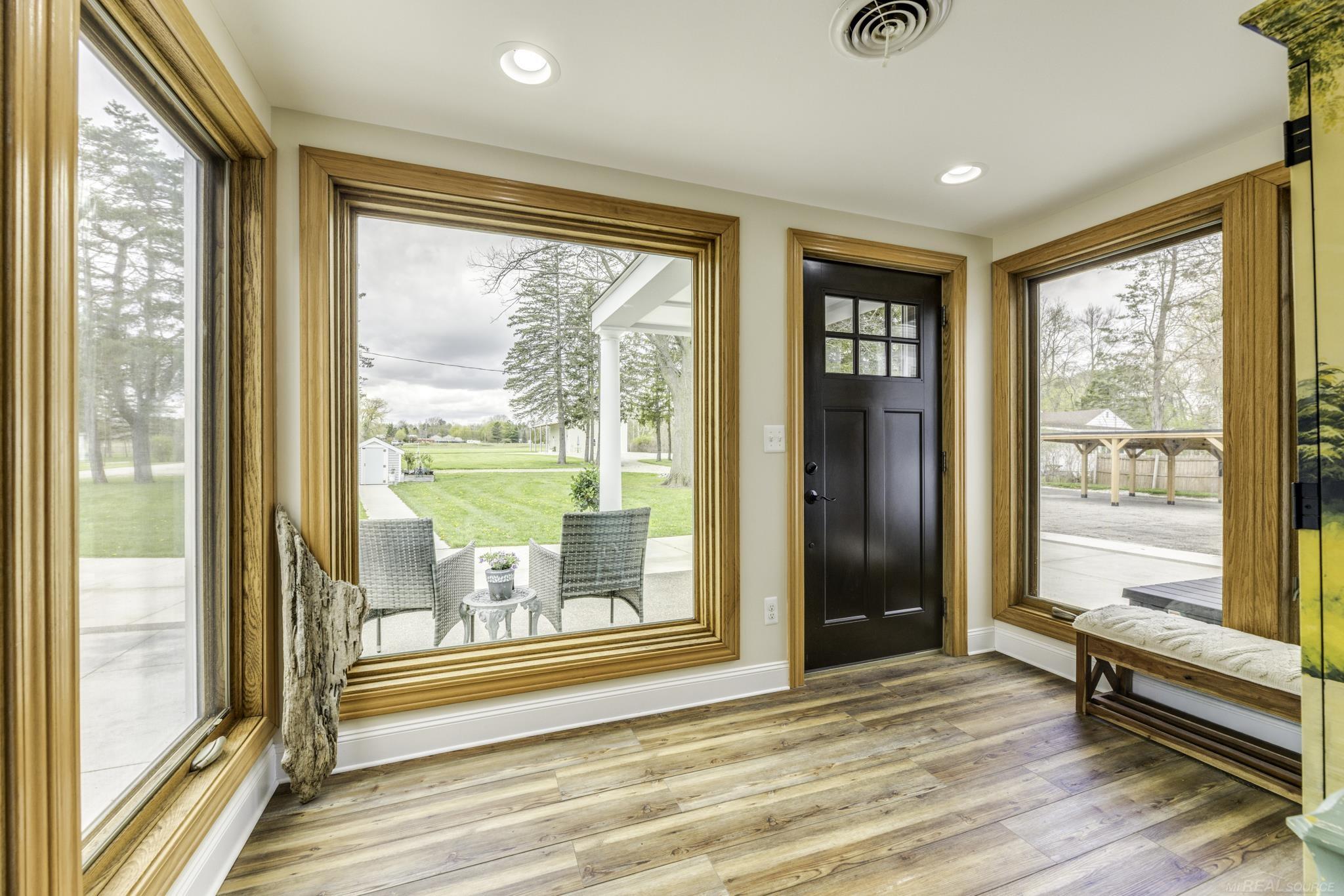 6655 Lakeshore Road