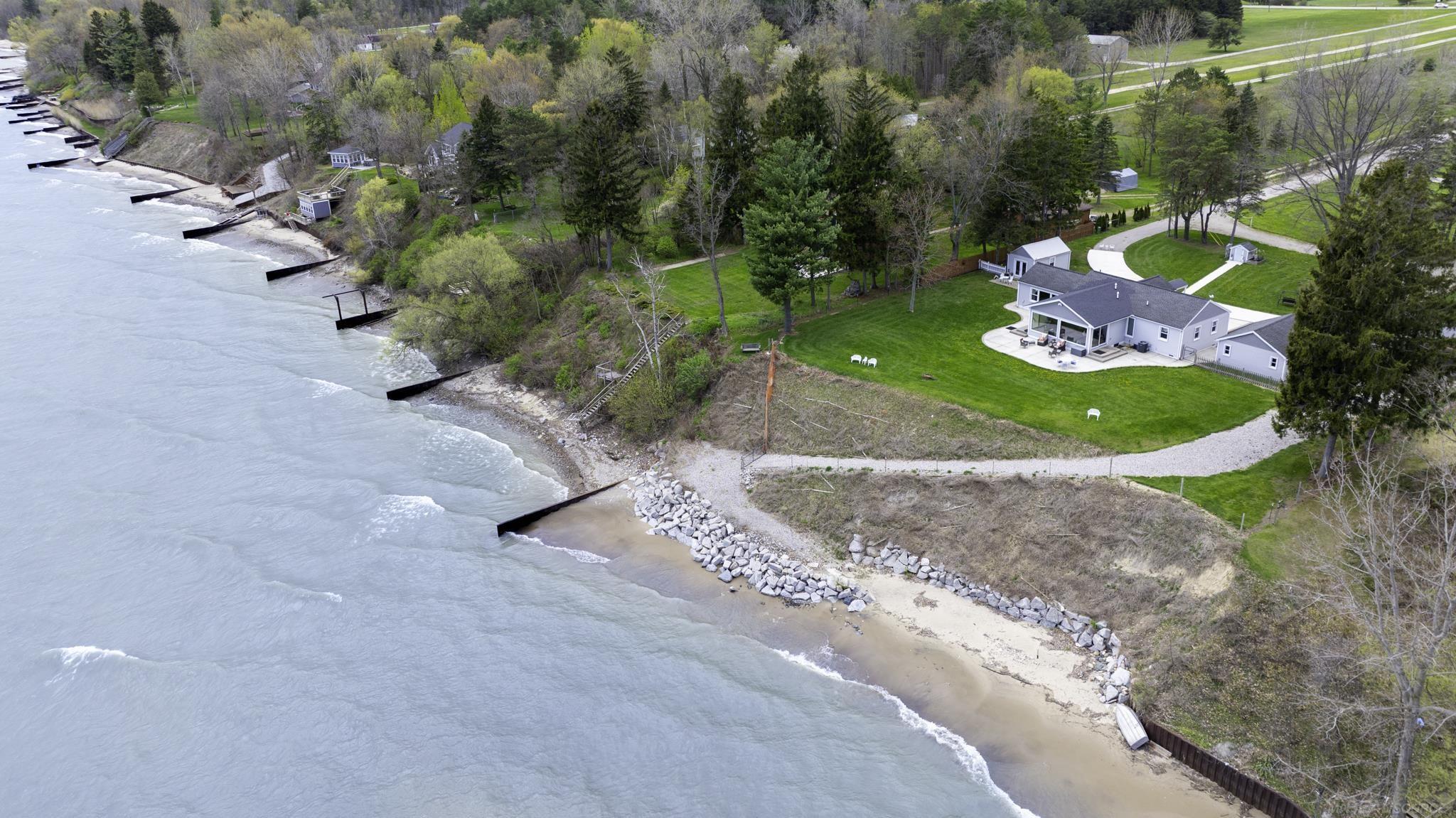 6655 Lakeshore Road