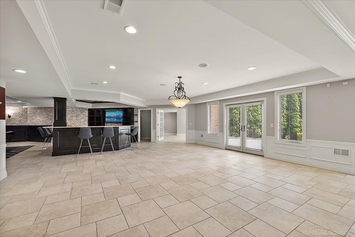 54245 Queensborough Drive