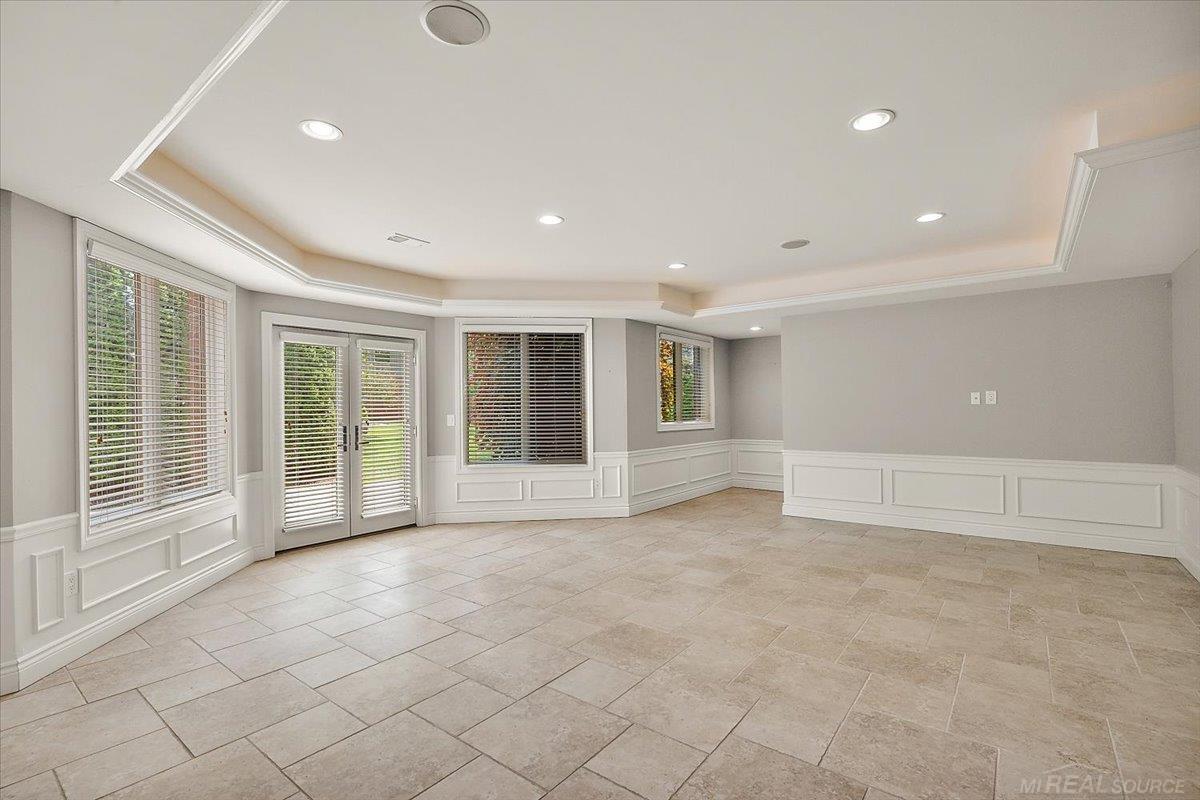 54245 Queensborough Drive
