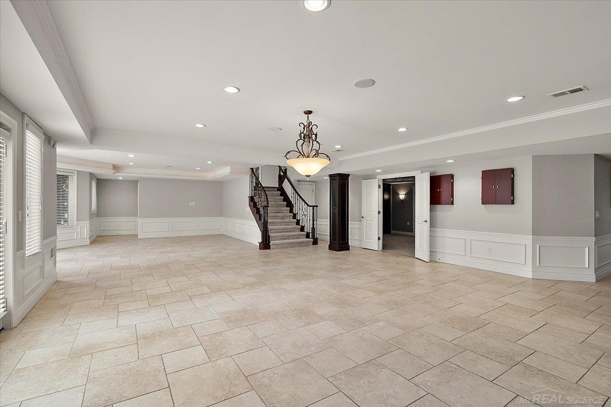 54245 Queensborough Drive