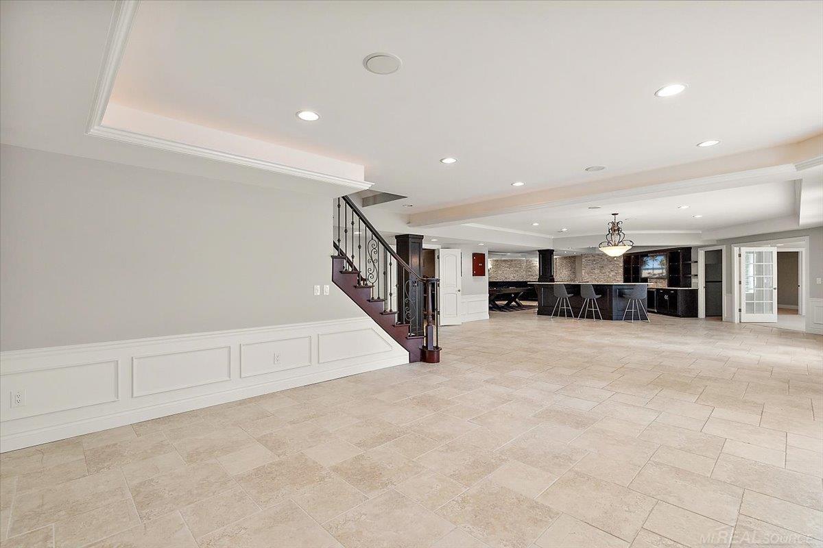 54245 Queensborough Drive