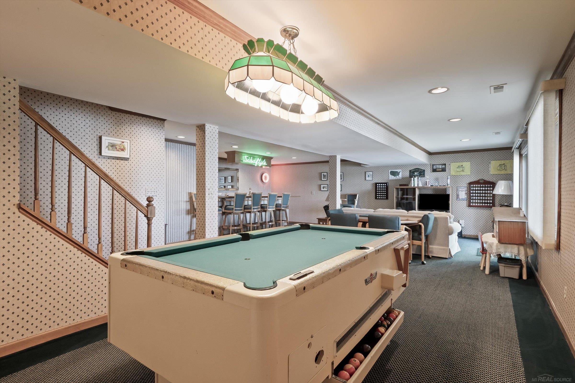 400 Lakes Edge Drive