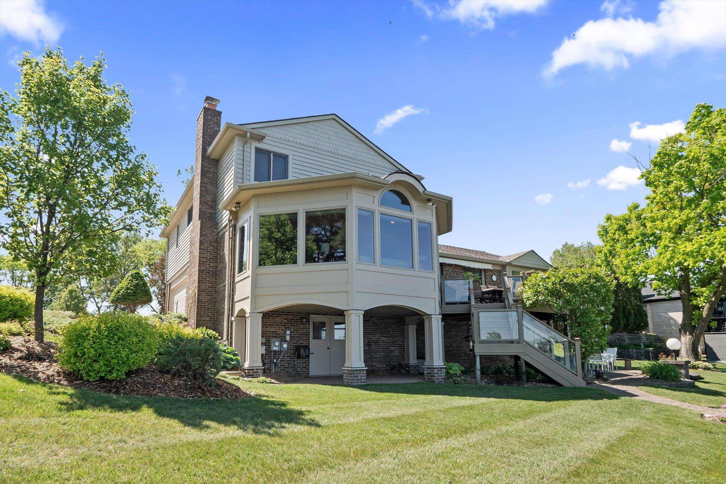 400 Lakes Edge Drive