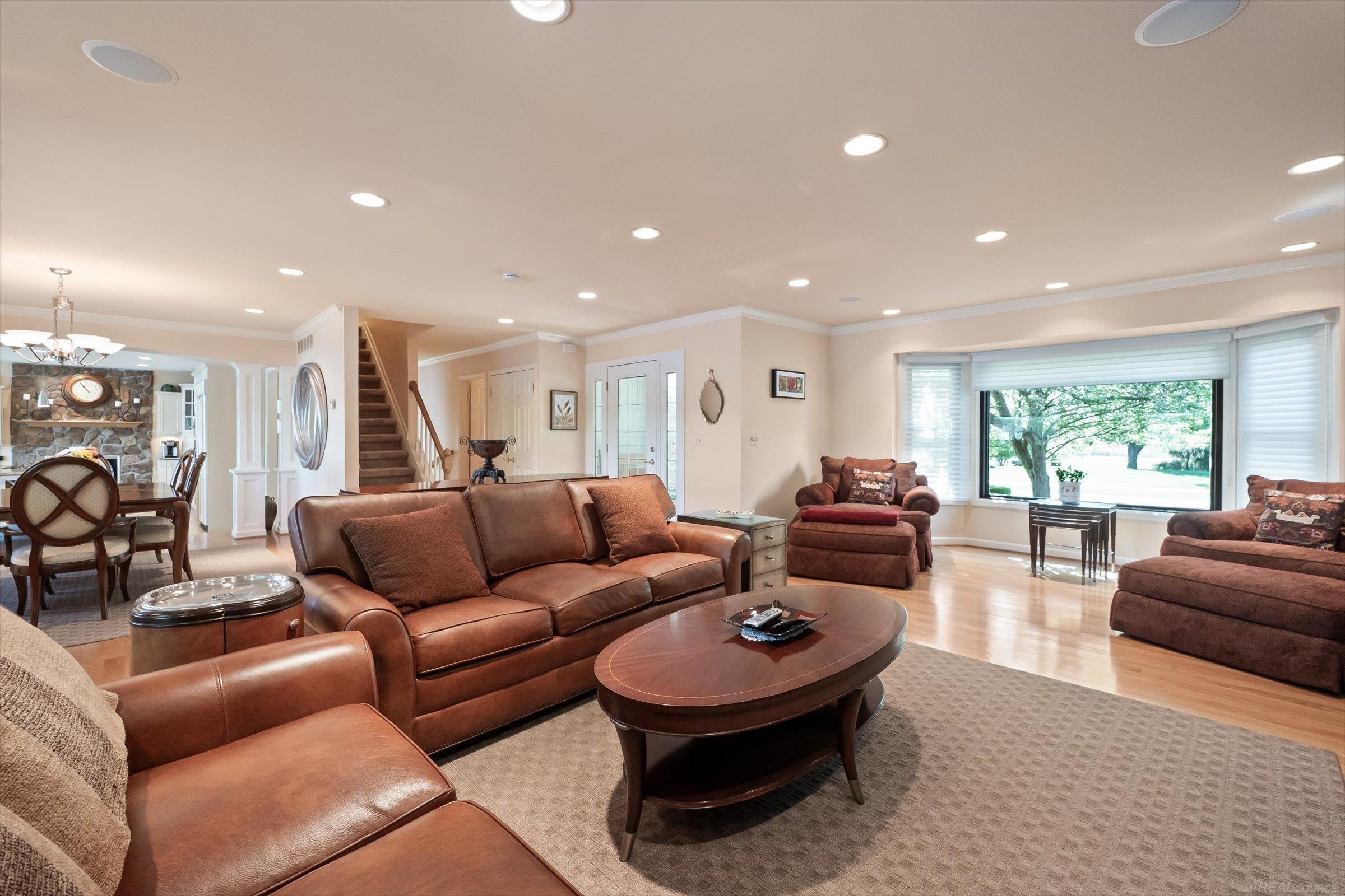 400 Lakes Edge Drive