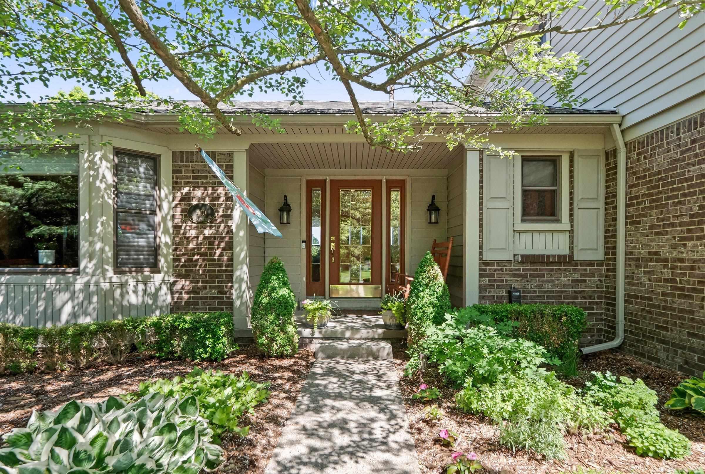 400 Lakes Edge Drive