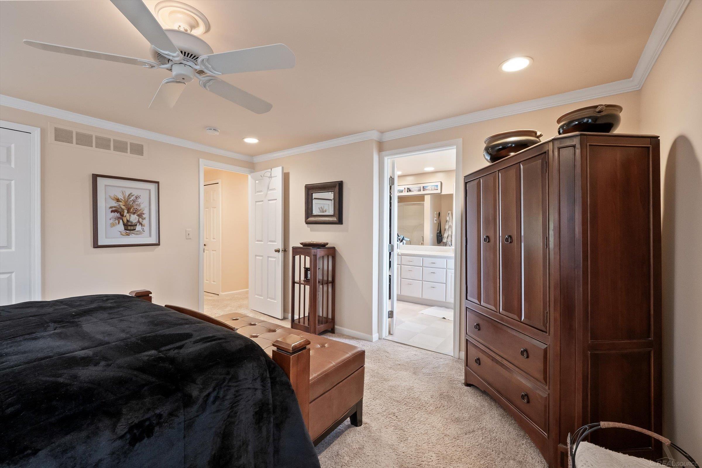 400 Lakes Edge Drive
