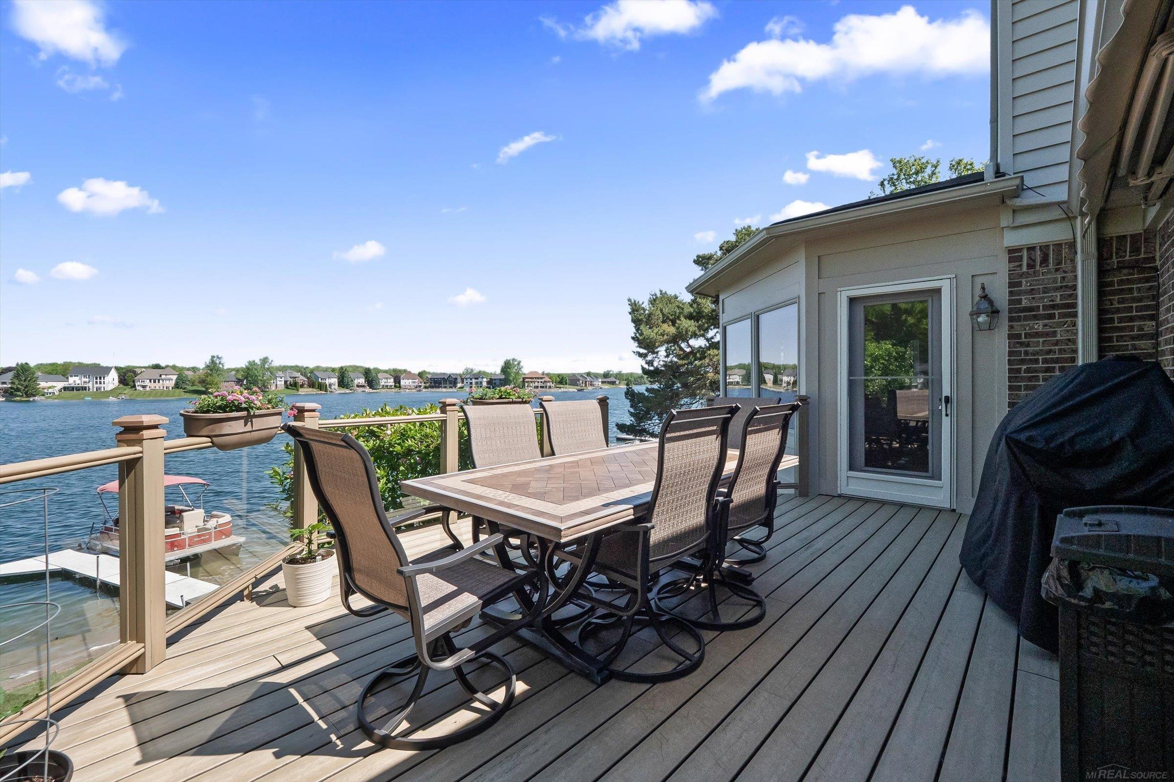 400 Lakes Edge Drive