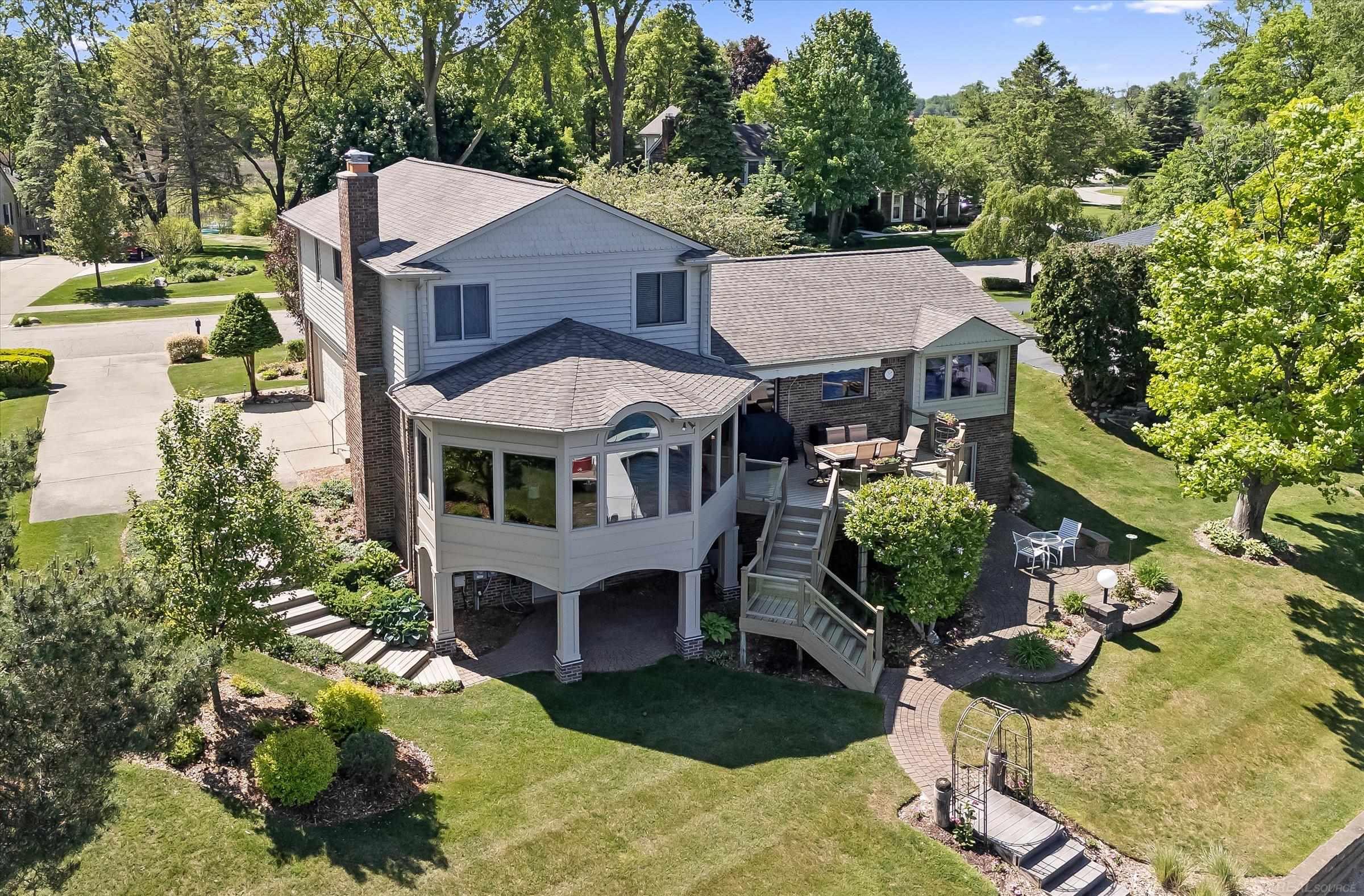 400 Lakes Edge Drive