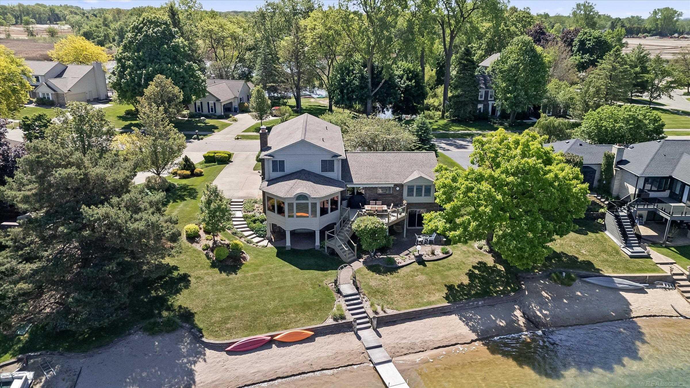400 Lakes Edge Drive