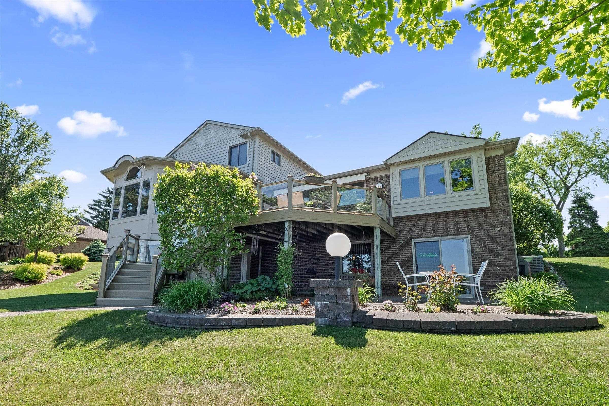 400 Lakes Edge Drive