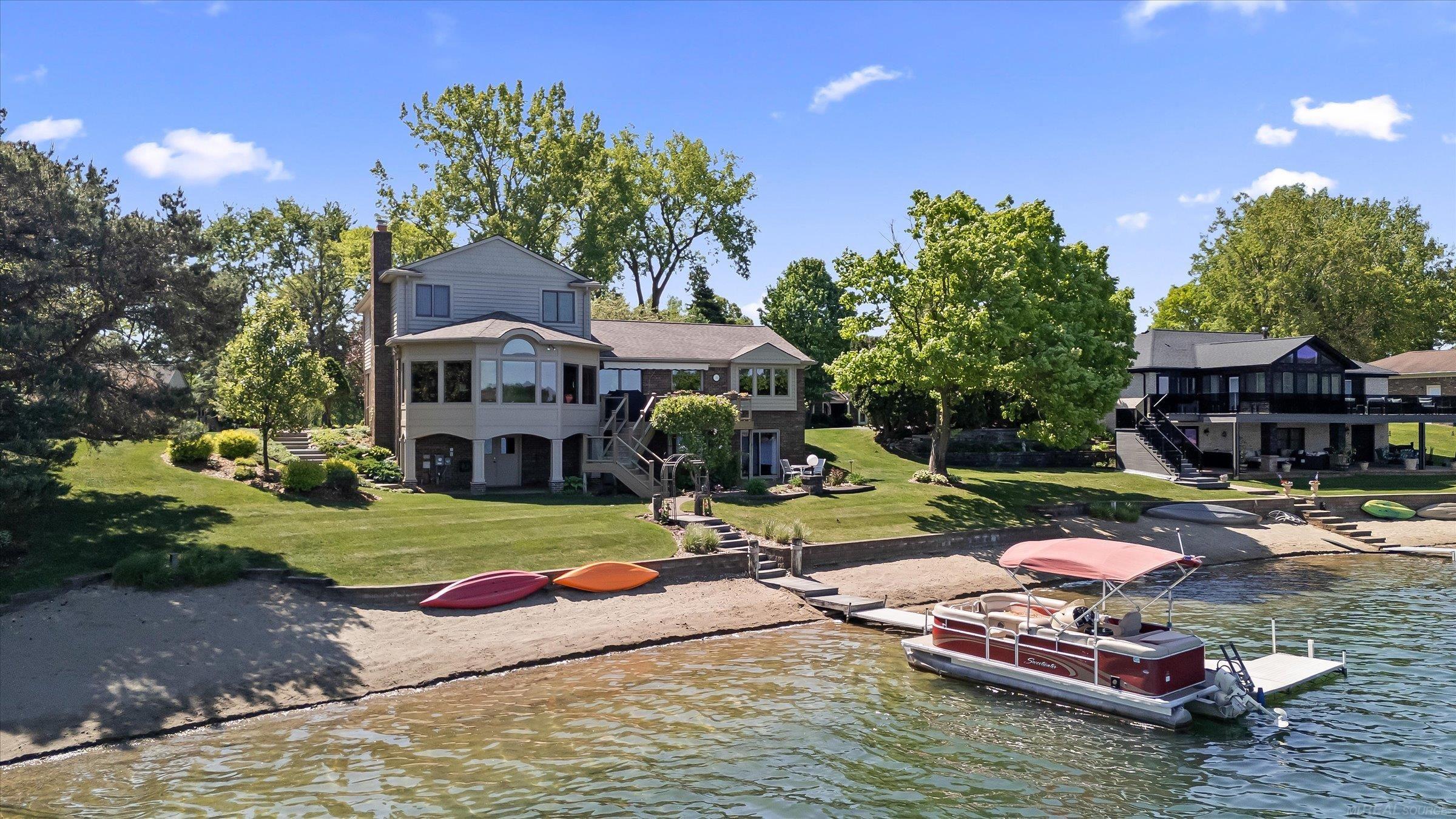 400 Lakes Edge Drive