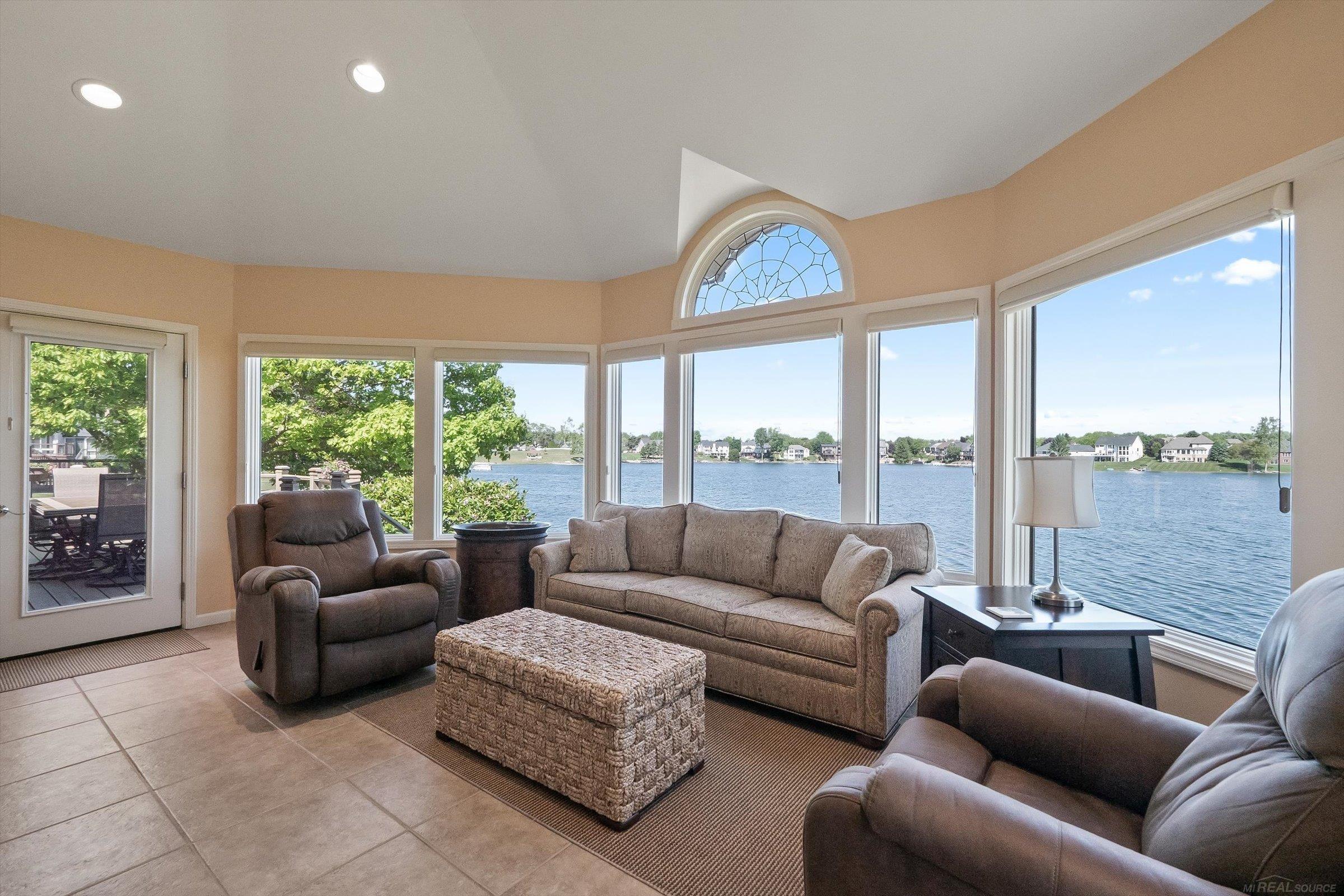 400 Lakes Edge Drive