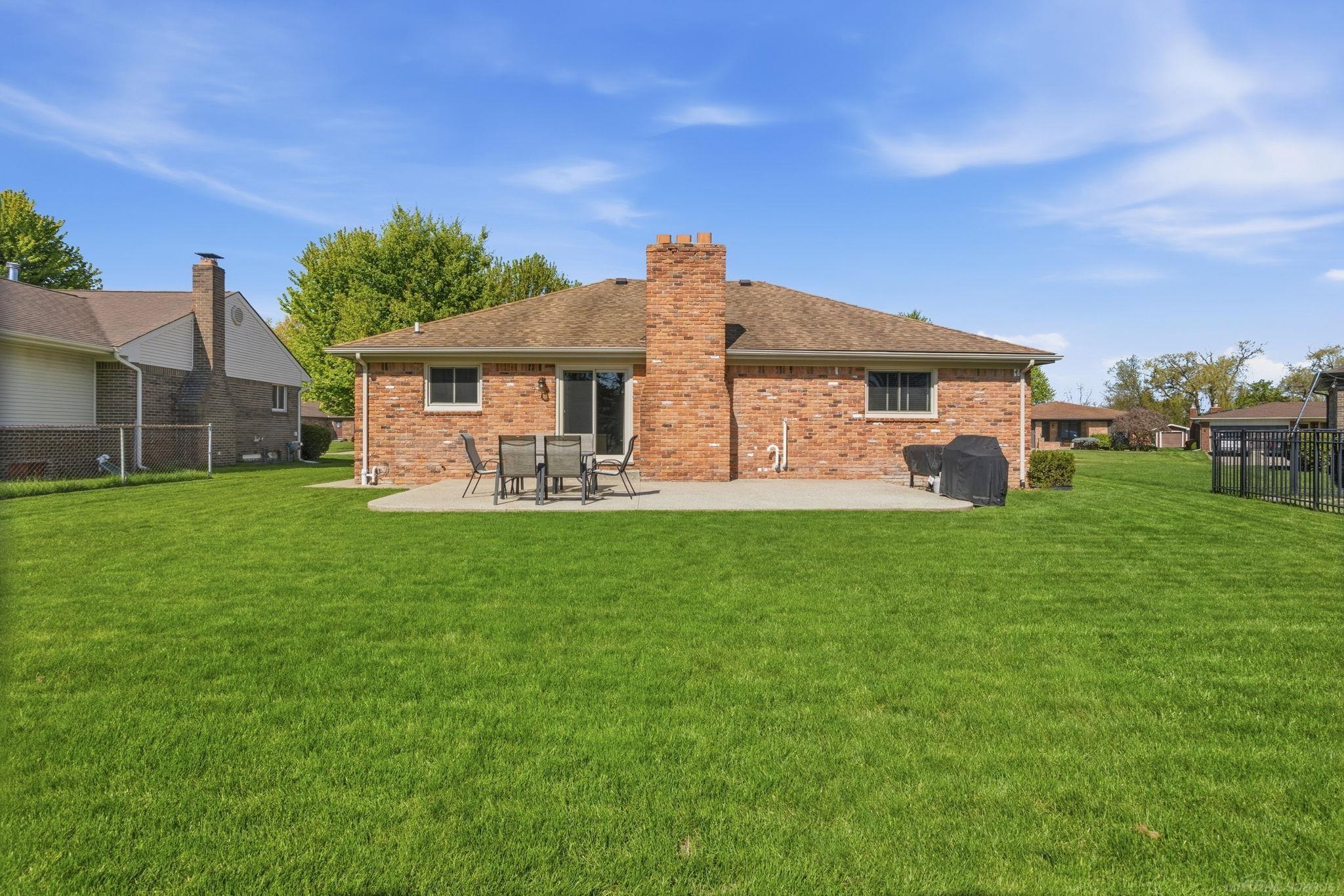 46346 Hollowoode Lane
