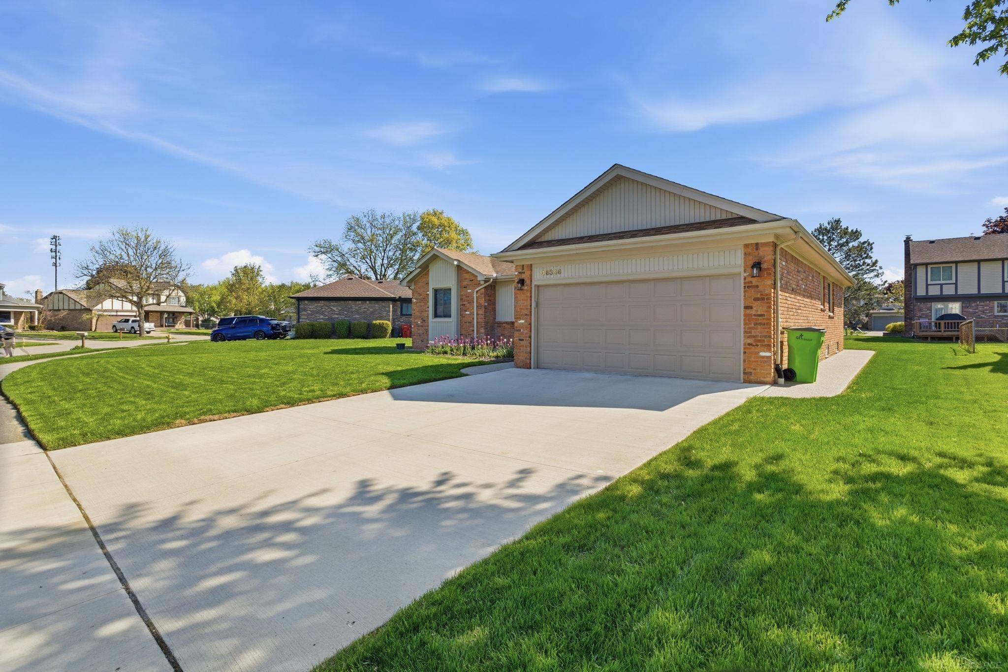 46346 Hollowoode Lane