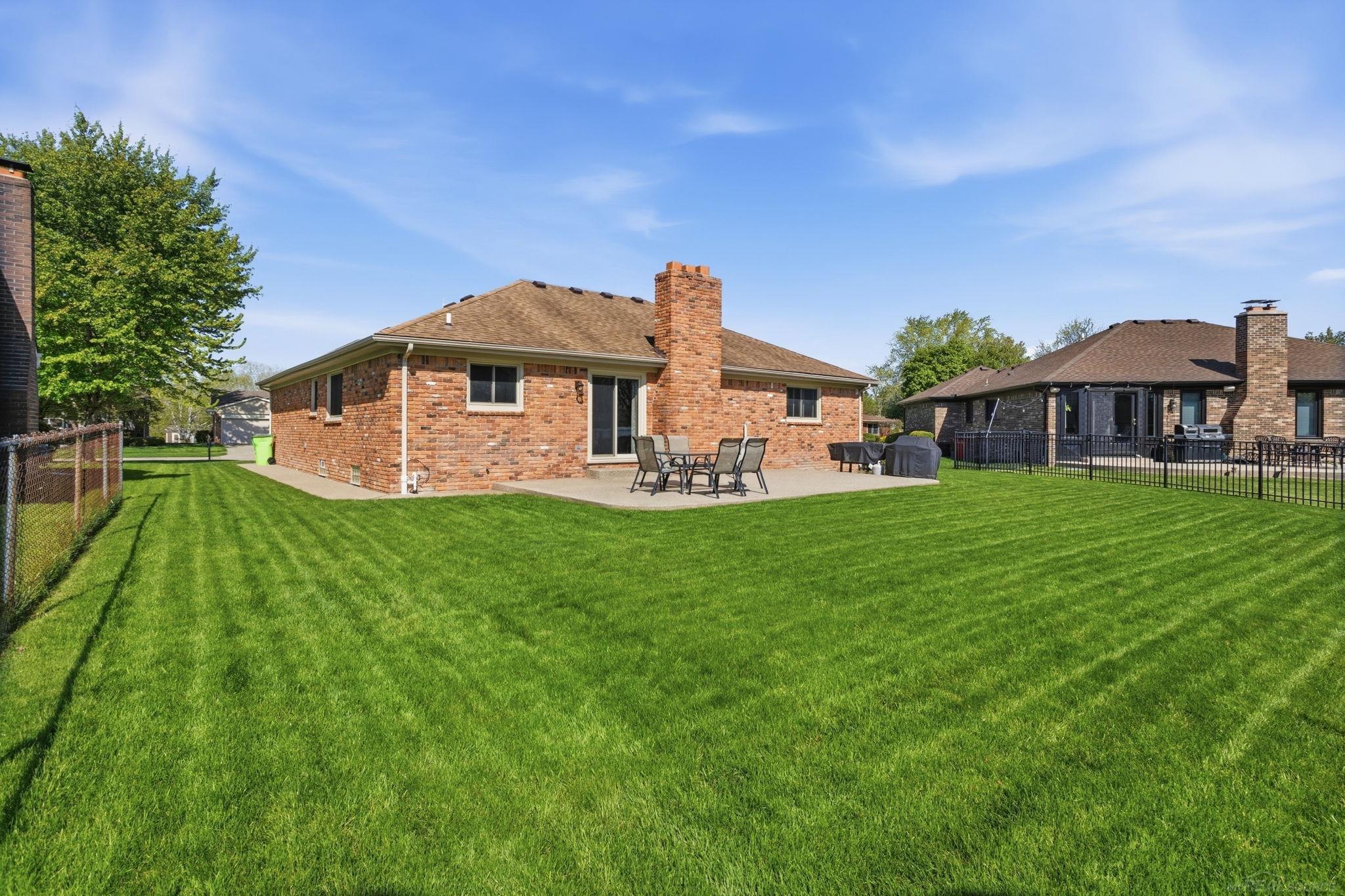 46346 Hollowoode Lane