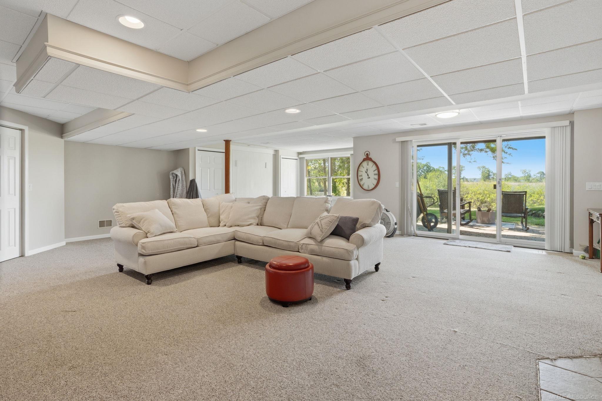 565 Lakes Edge Drive