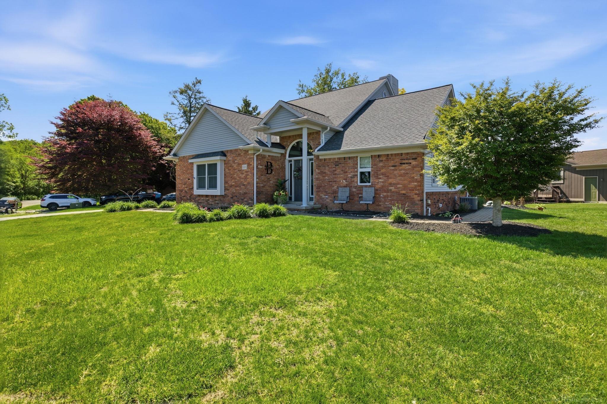 565 Lakes Edge Drive