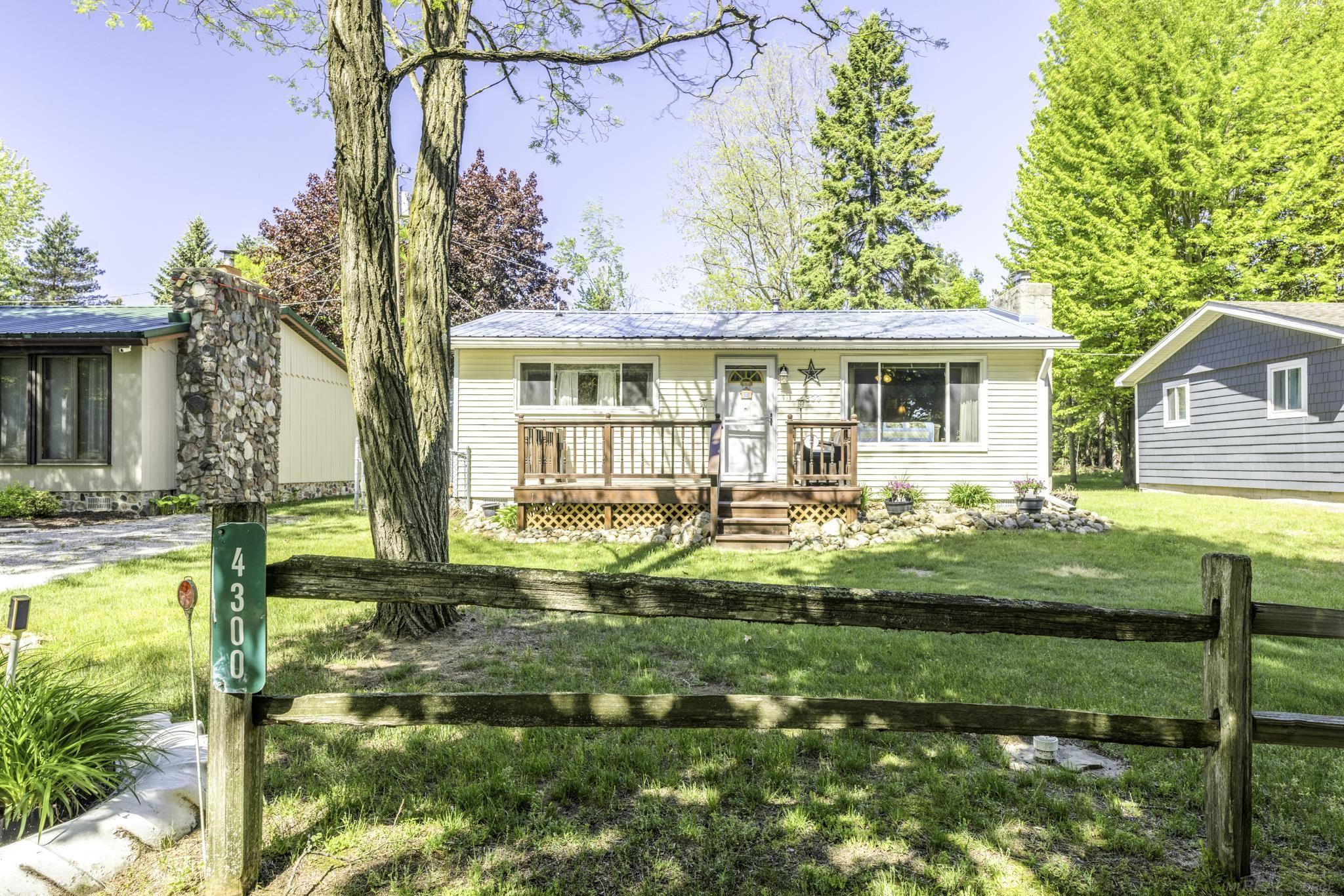 4300 N Grandview Drive