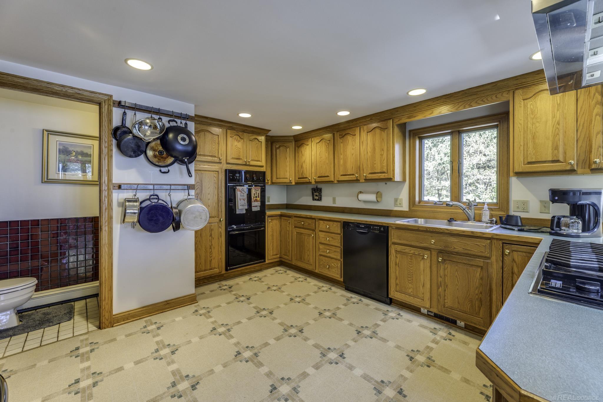 3388 N Lakeshore Road