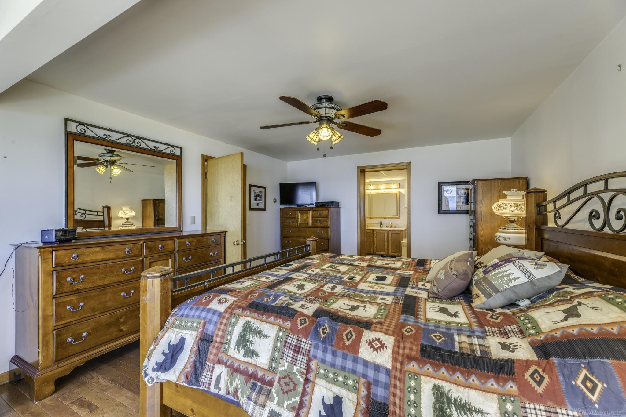 3388 N Lakeshore Road