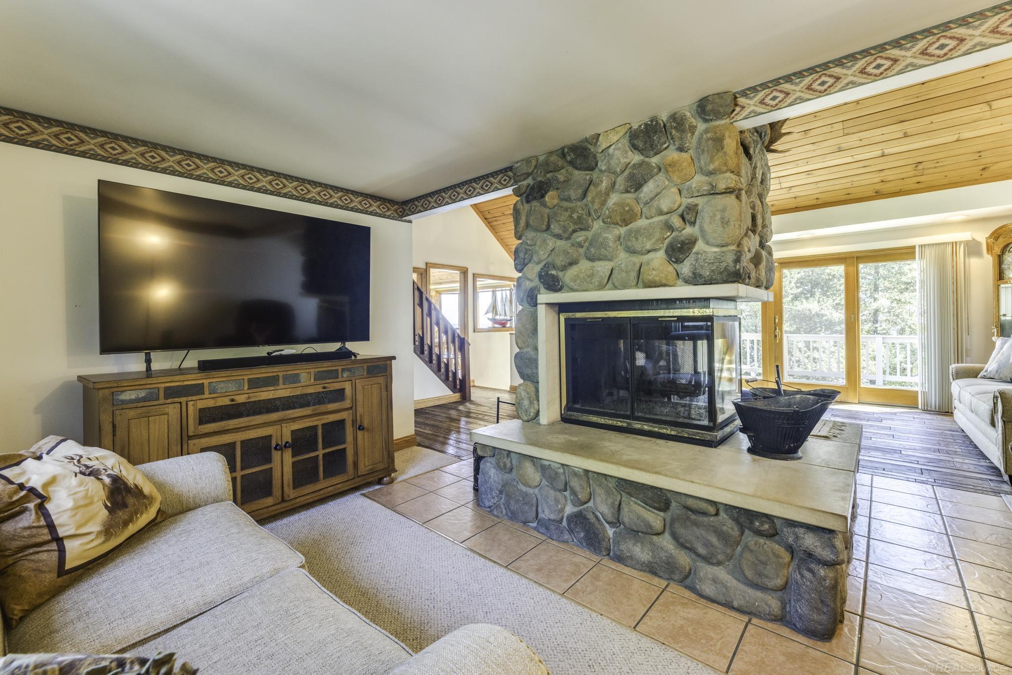 3388 N Lakeshore Road